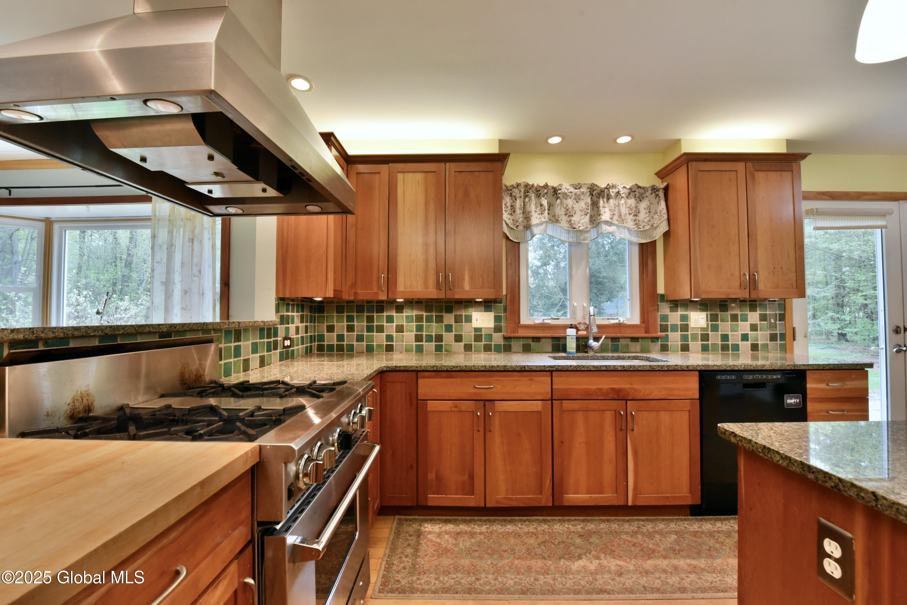 21 Cedarcrest Drive, Saratoga Springs, New York image 11