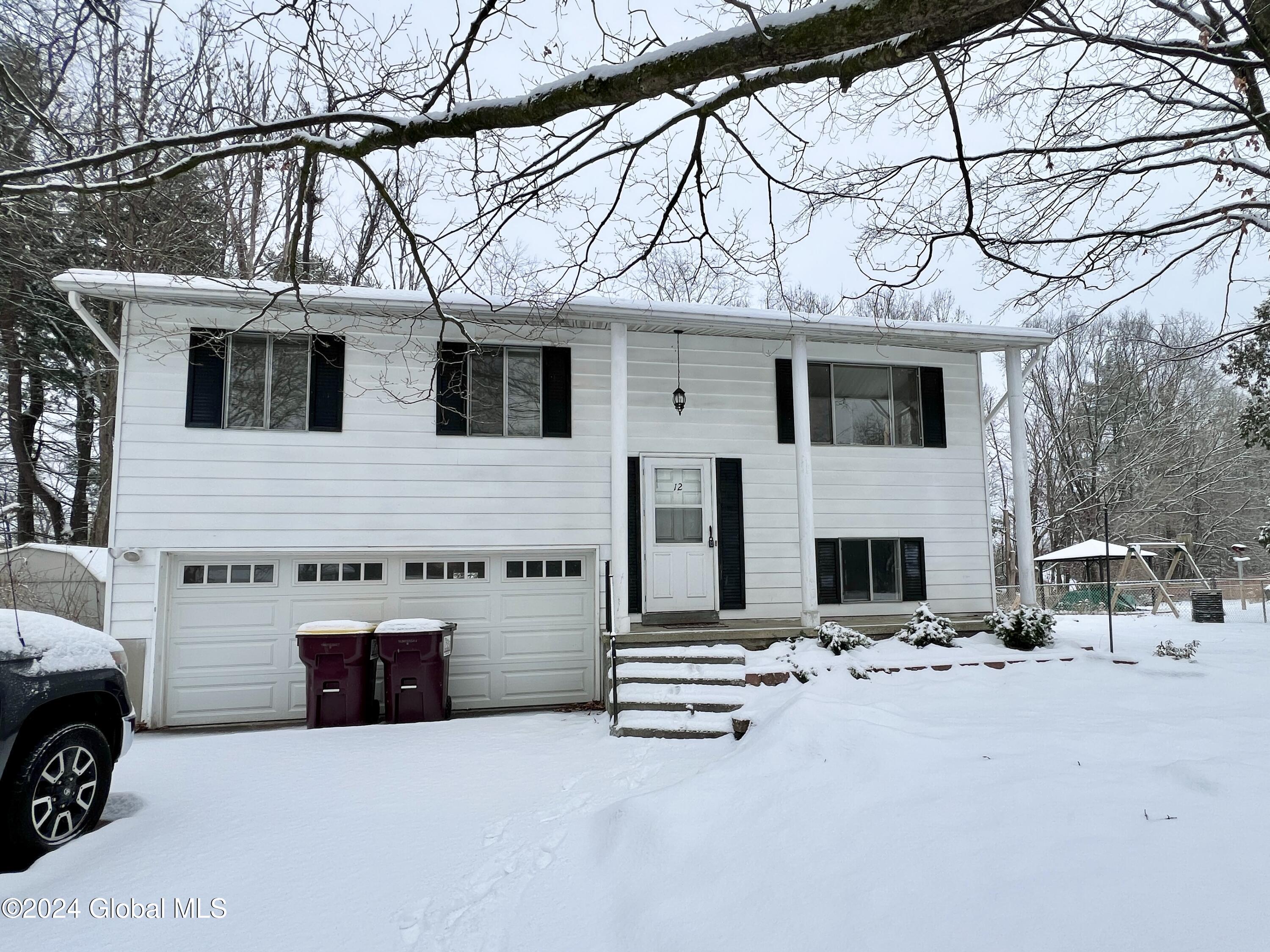 12 Kristan Drive, Ballston Spa, New York image 1