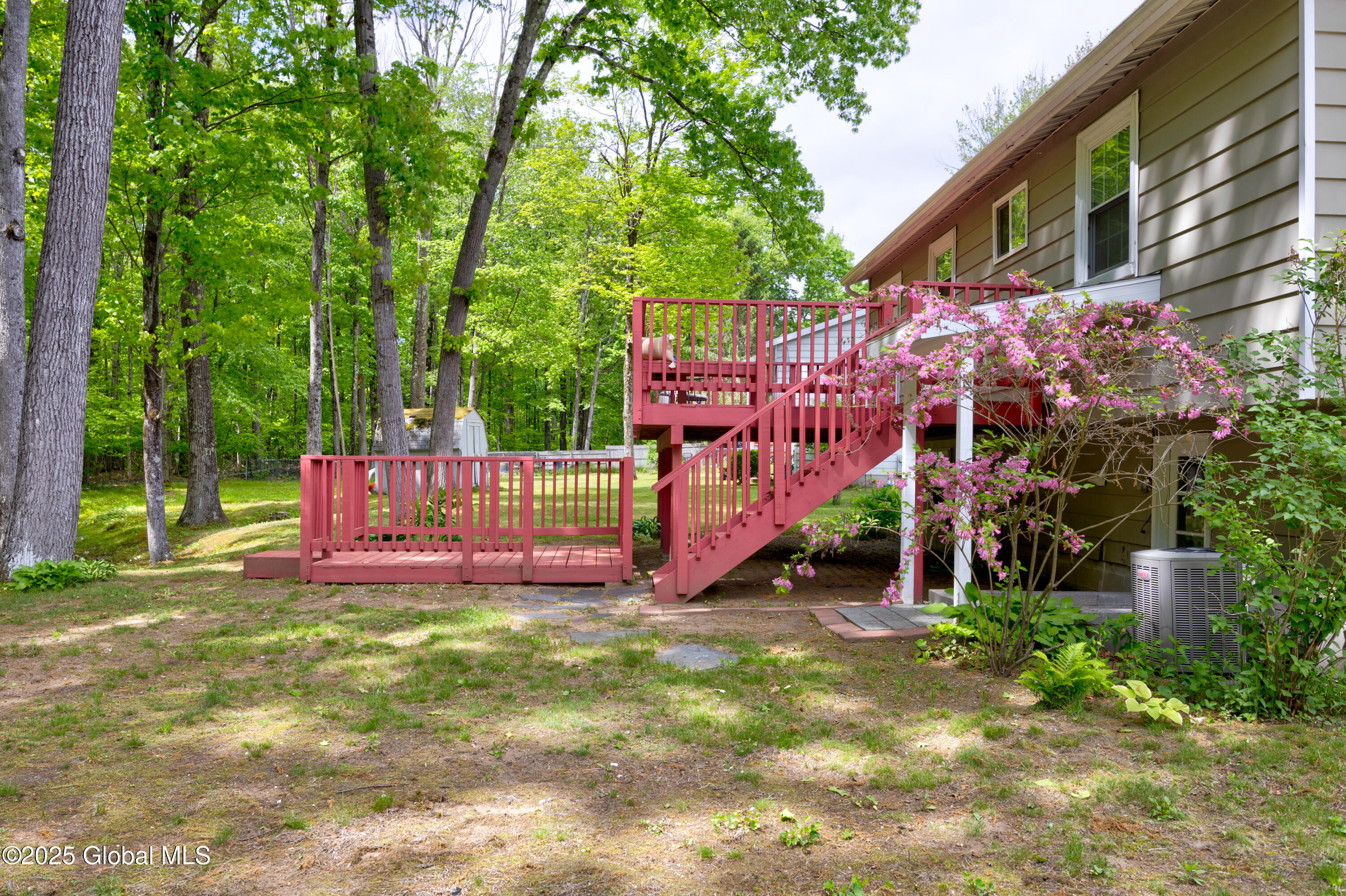 25 Lamplighter Lane Lane, Saratoga Springs, New York image 12