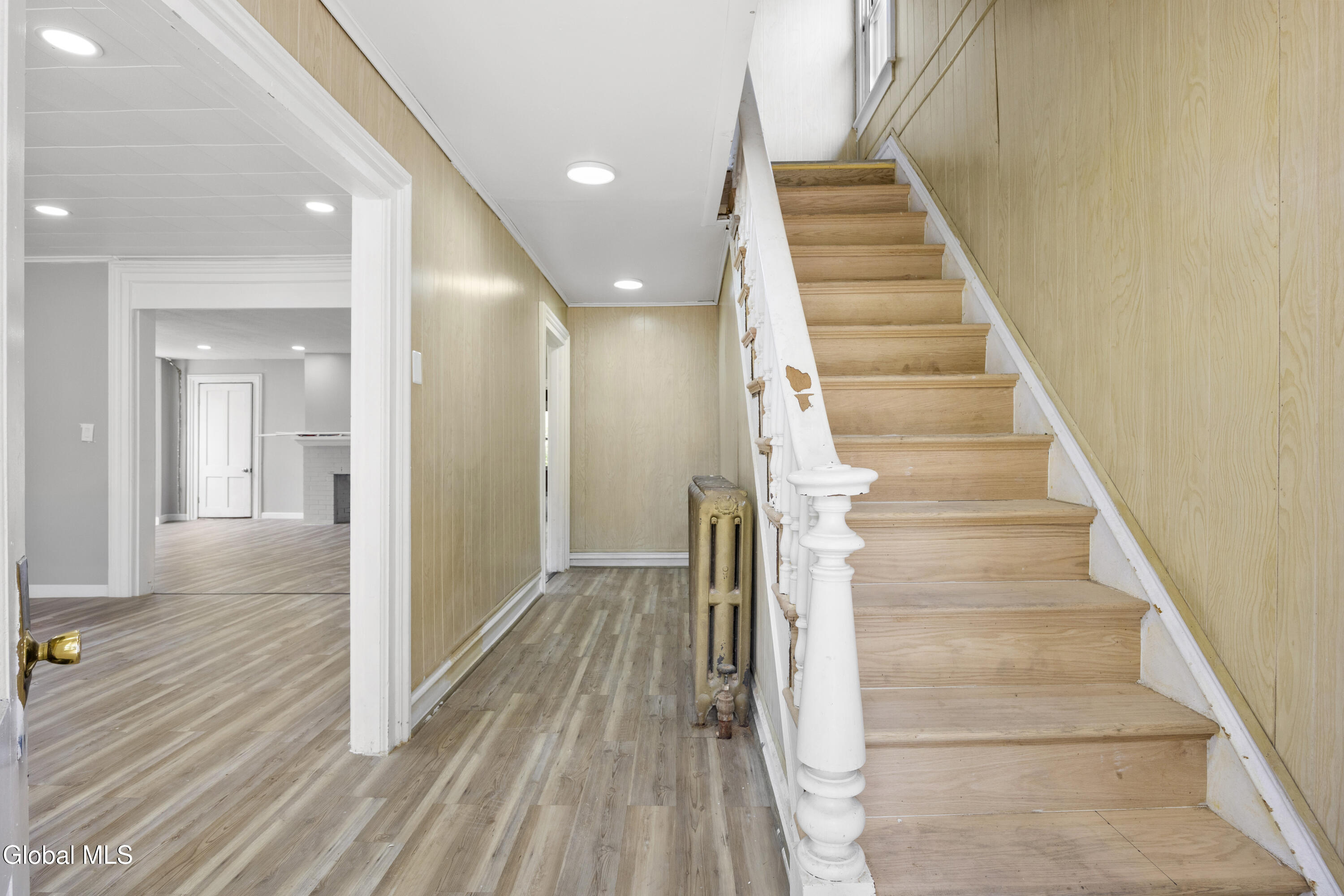 33 Maple Street