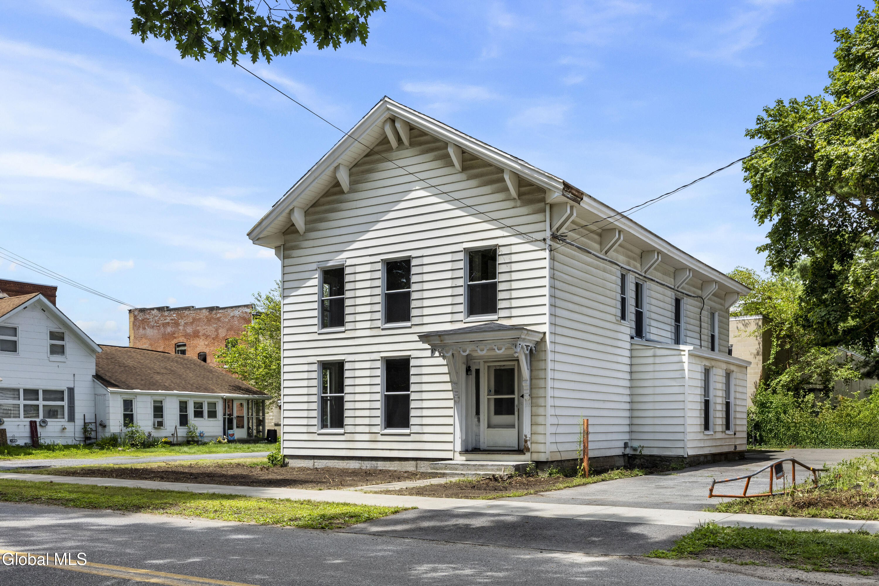 33 Maple Street