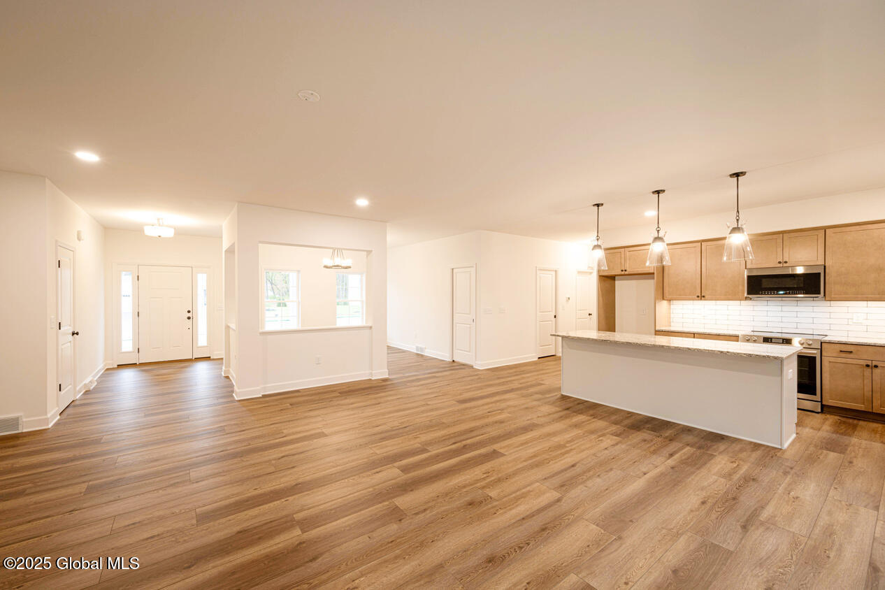 9 Seville Way, Selkirk, New York image 5