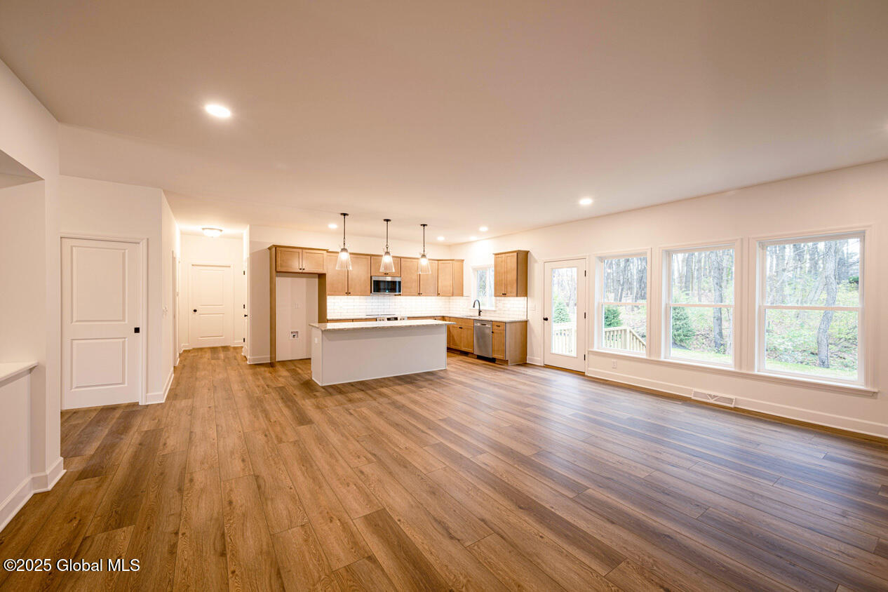 9 Seville Way, Selkirk, New York image 4