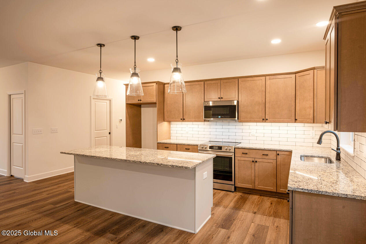 9 Seville Way, Selkirk, New York image 3