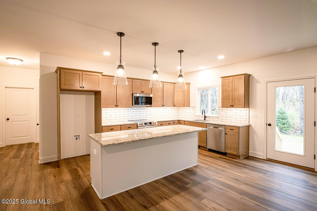 9 Seville Way, Selkirk, New York image 2