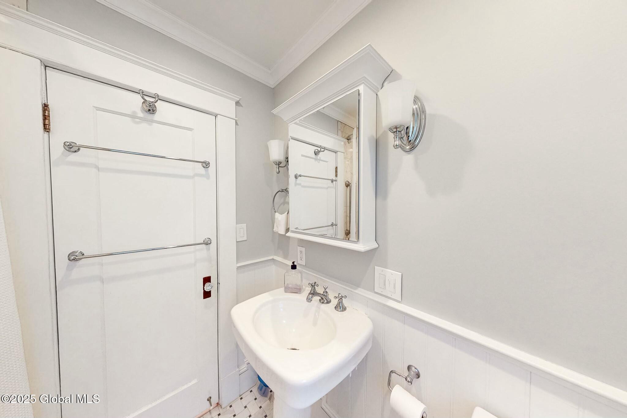 10 Glendale Avenue, Albany, New York image 36