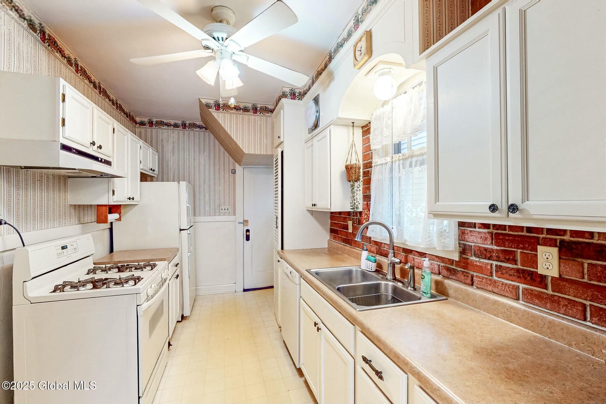 10 Glendale Avenue, Albany, New York image 8