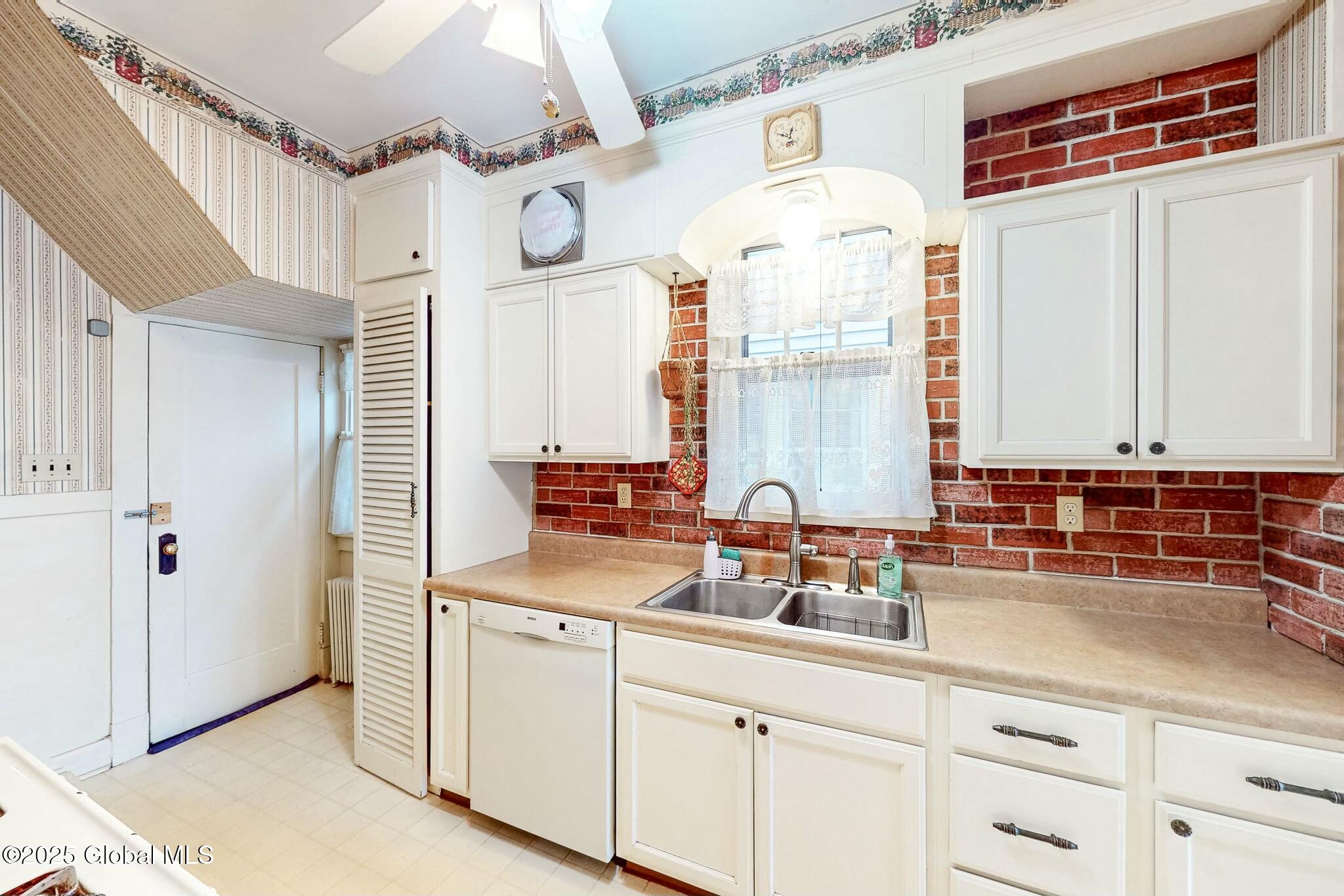 10 Glendale Avenue, Albany, New York image 7
