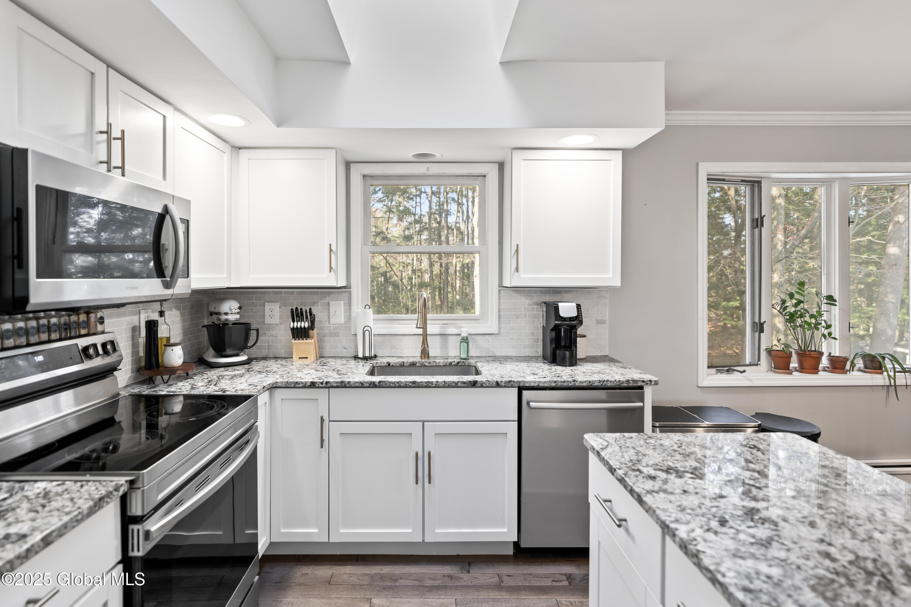 69 Wineberry Lane, Ballston Spa, New York image 3