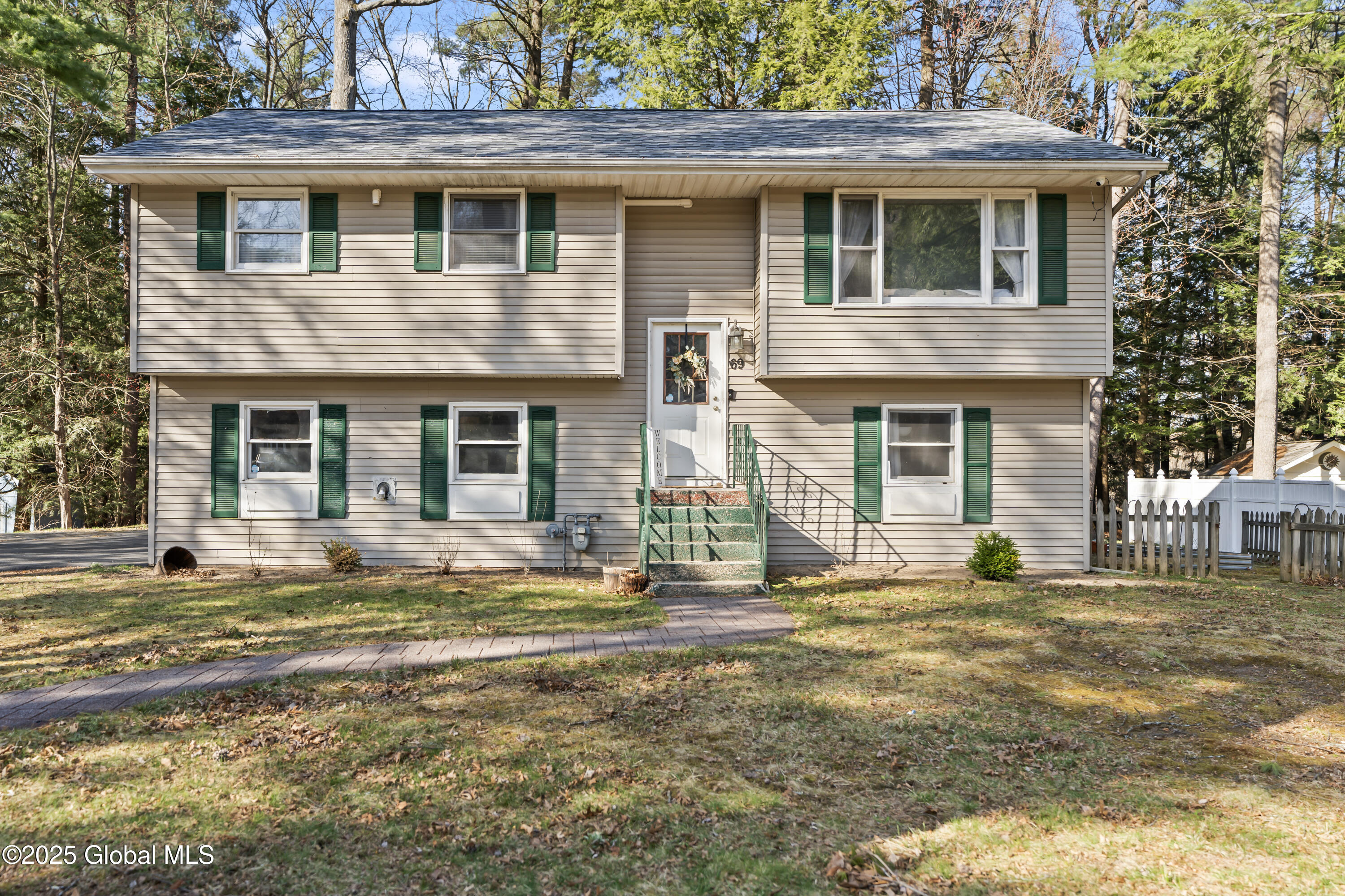 69 Wineberry Lane, Ballston Spa, New York image 1