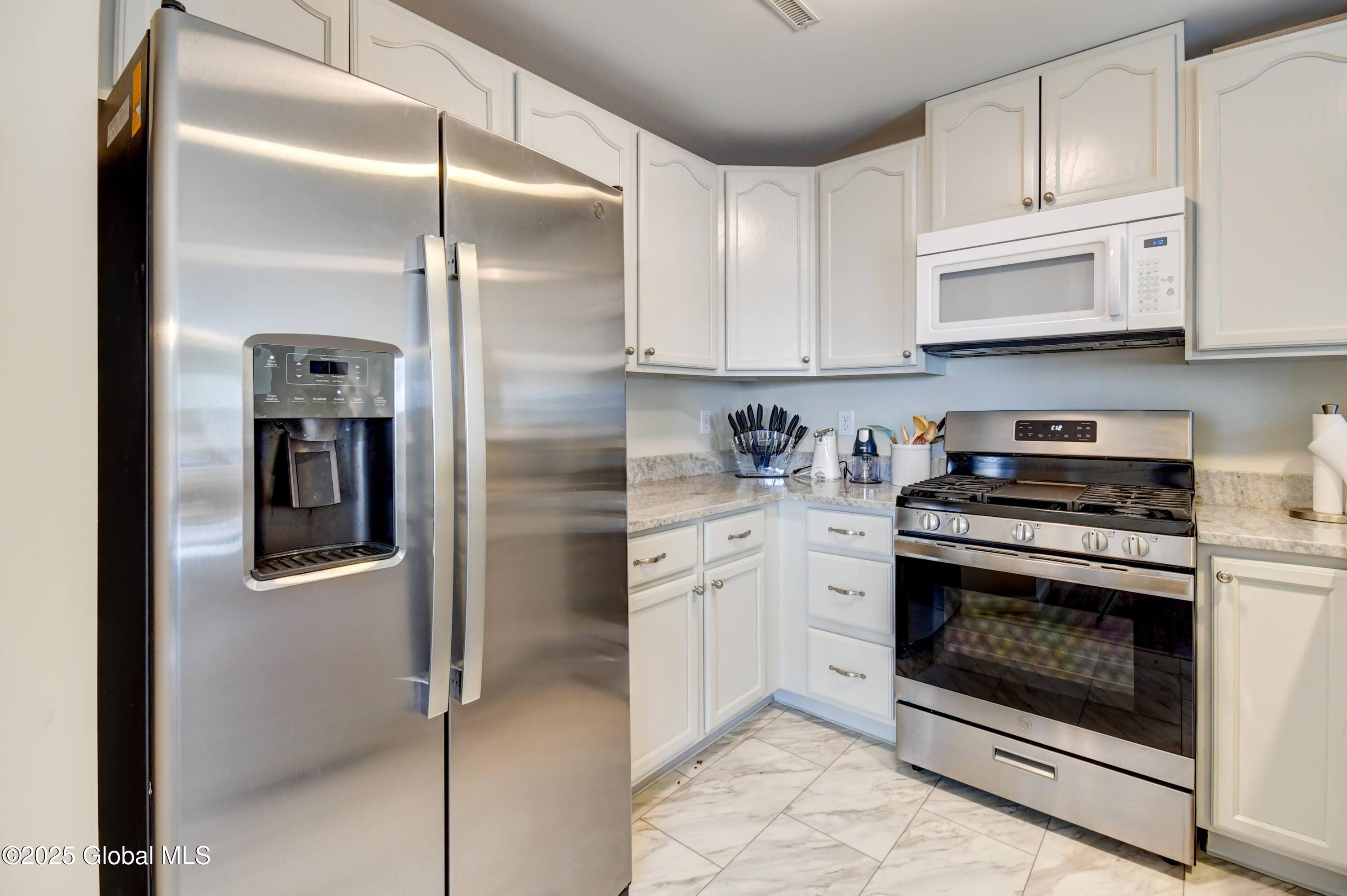 307 Willow Court, Amsterdam, New York image 15