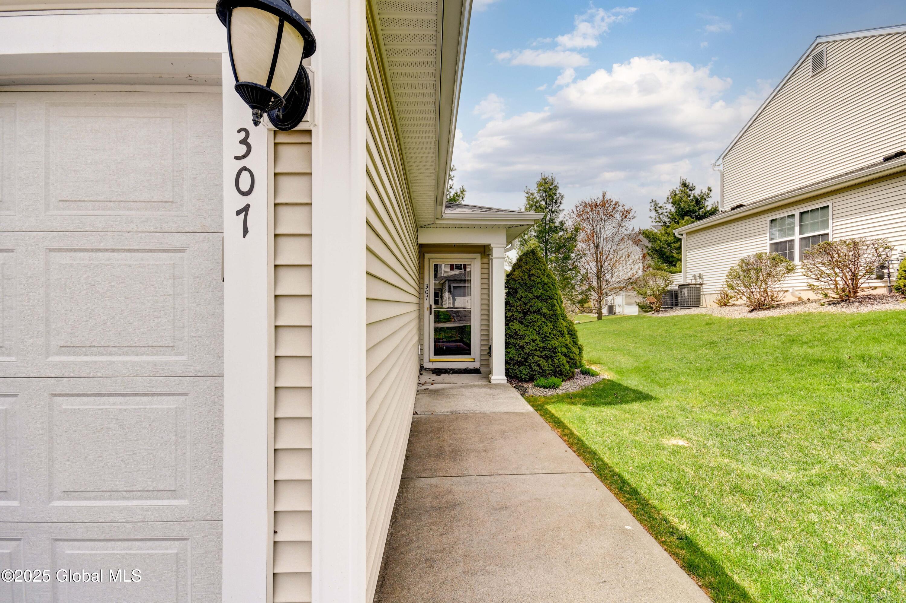 307 Willow Court, Amsterdam, New York image 6