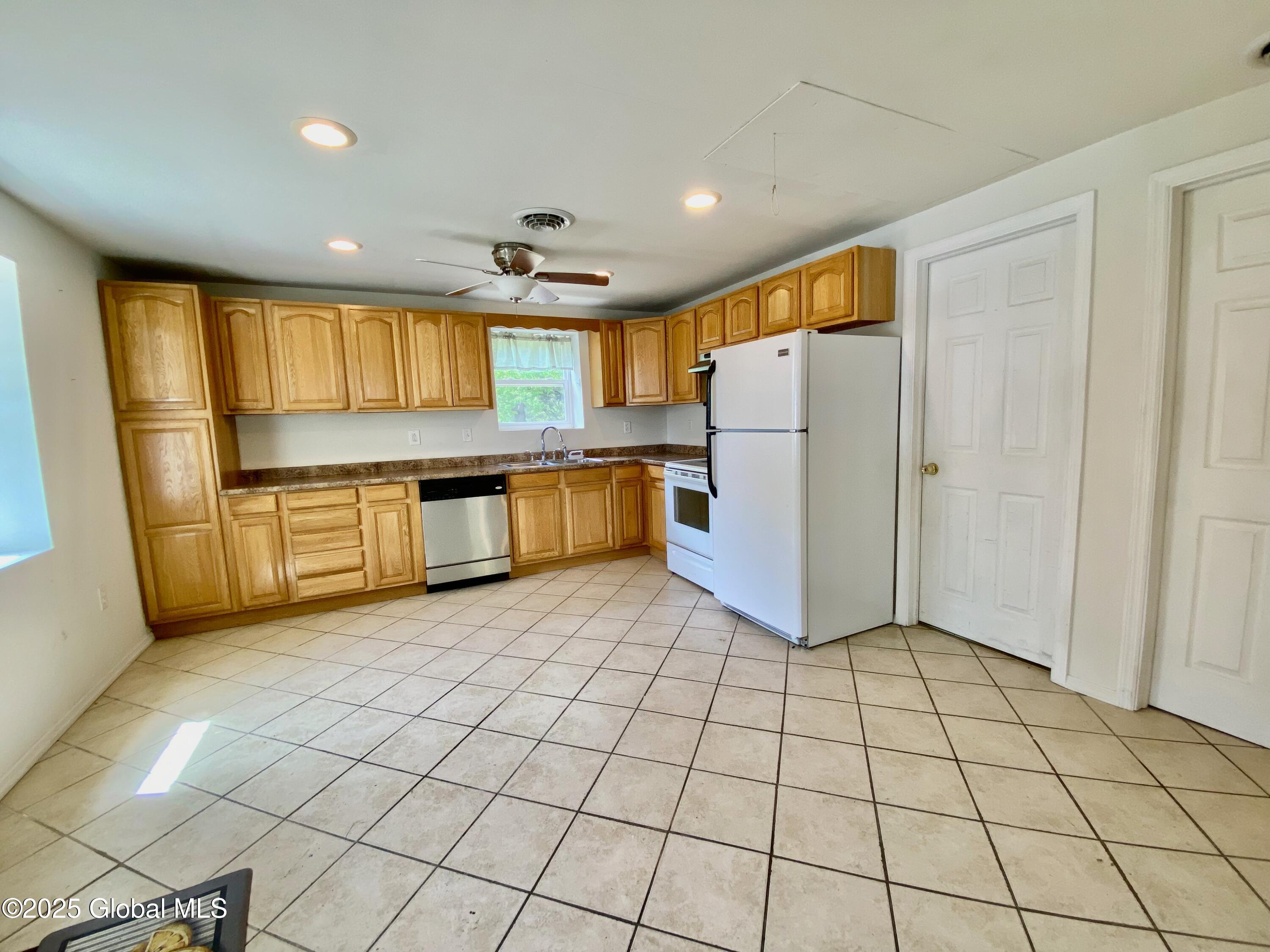 6963 Fuller Station Road, Schenectady, New York image 5