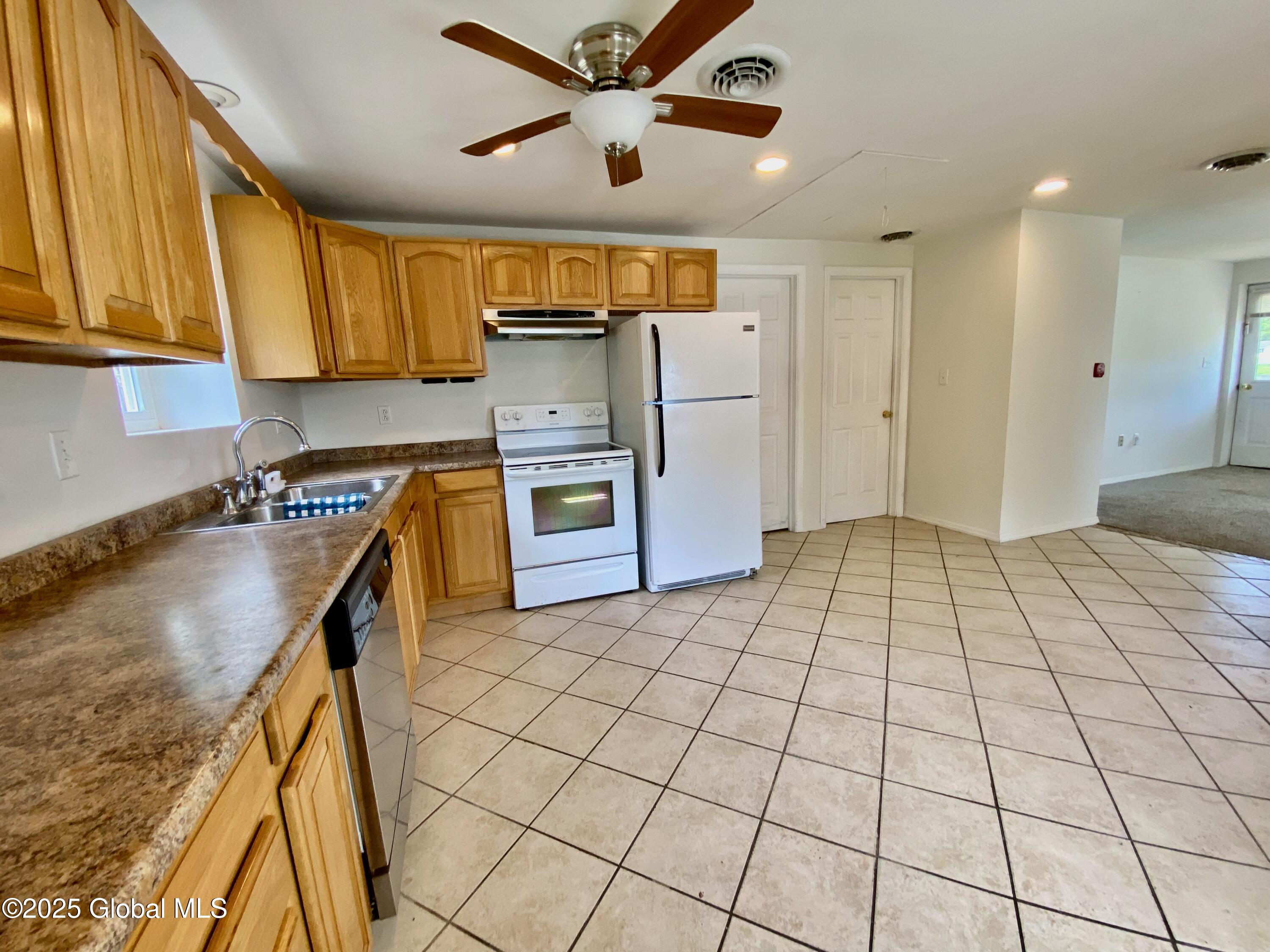 6963 Fuller Station Road, Schenectady, New York image 7