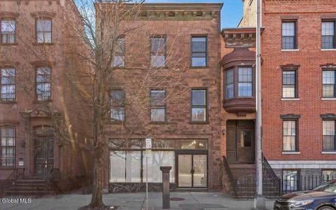 Photo of 170 Washington Avenue #3F, Albany, NY 12210 (MLS # 202613815)