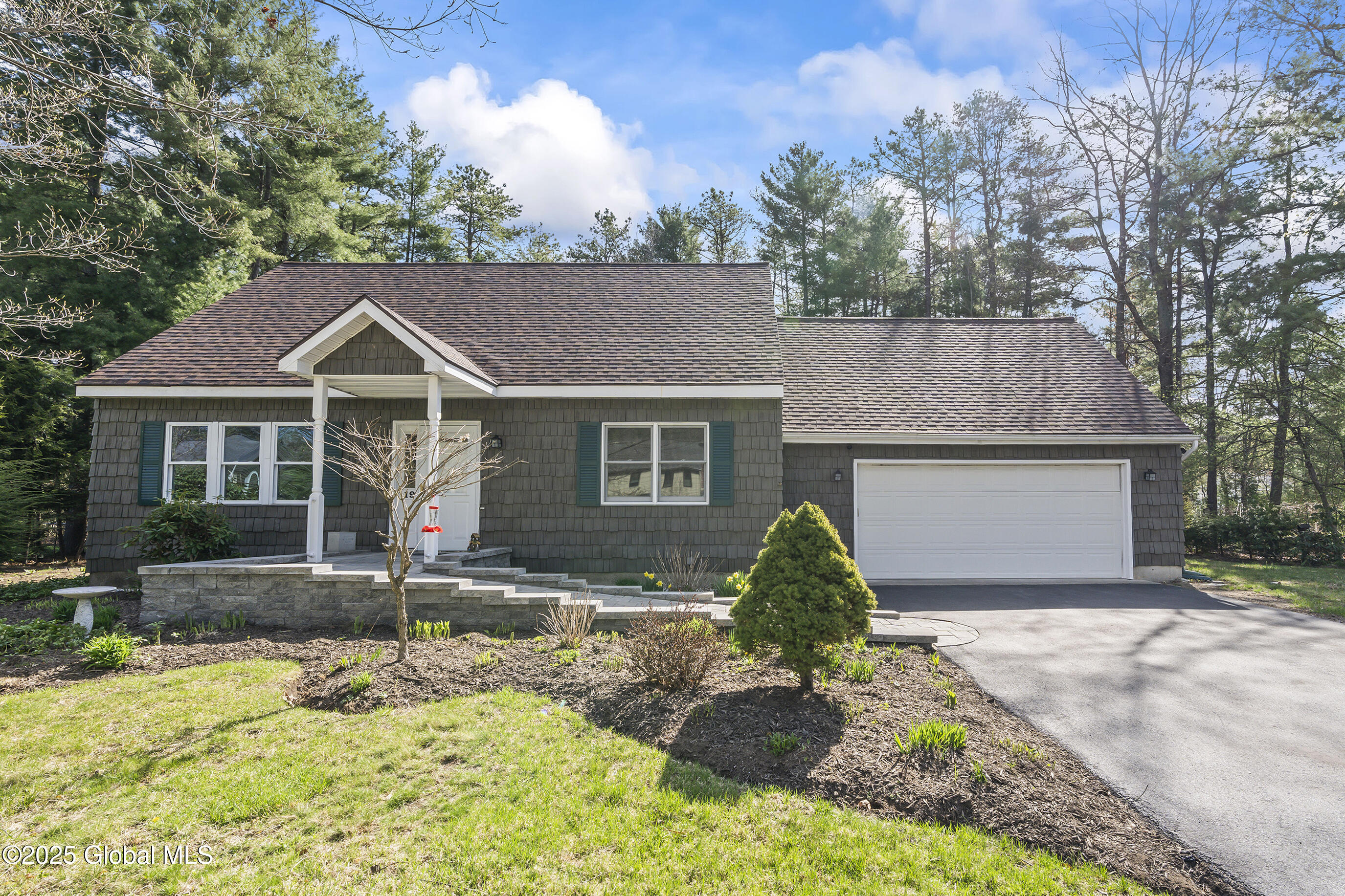 19 Sycamore Drive, Queensbury, New York image 4
