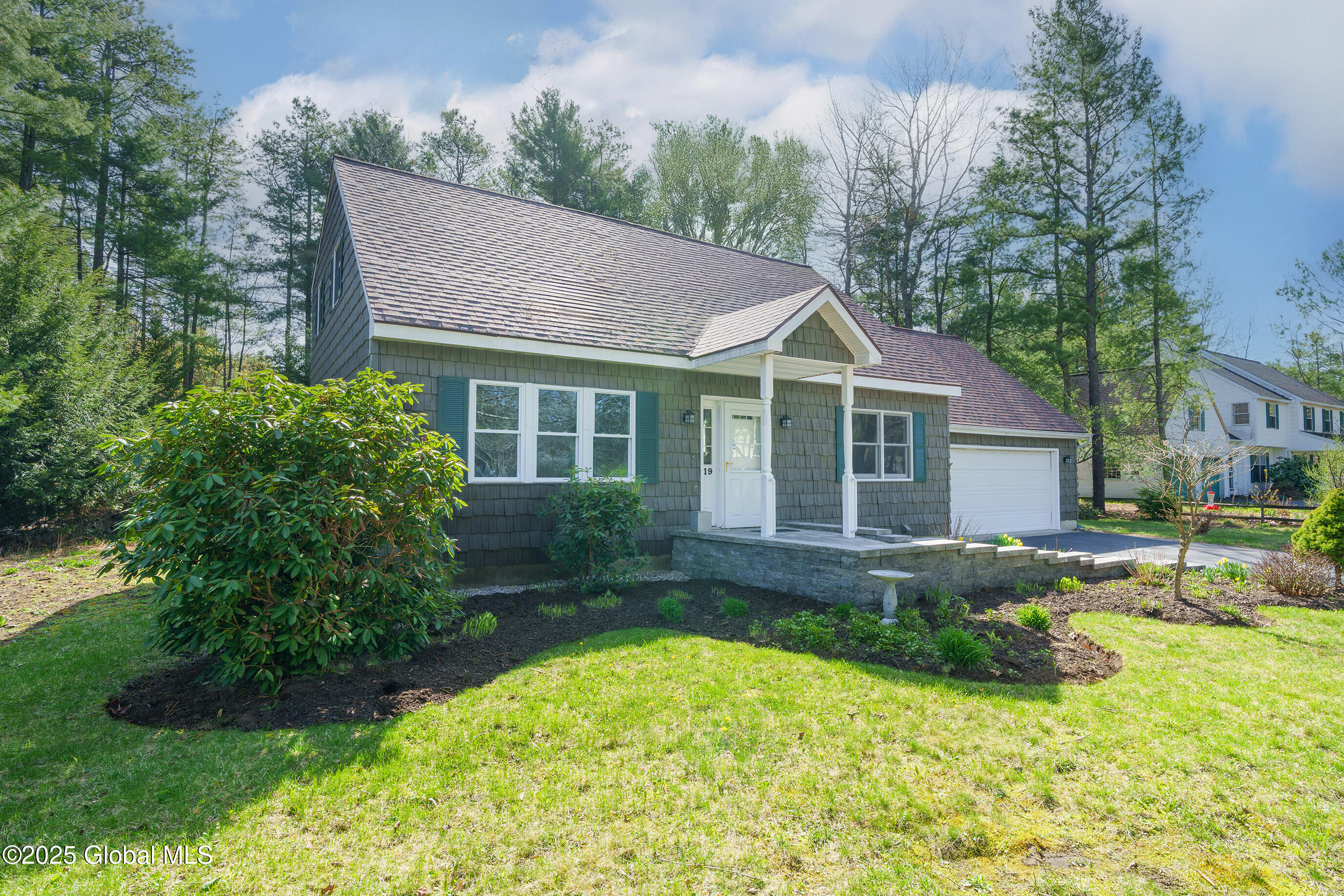 19 Sycamore Drive, Queensbury, New York image 1