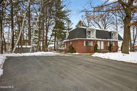 Photo of 110 Southwoods Court, Schenectady, NY 12306 (MLS # 202530646)