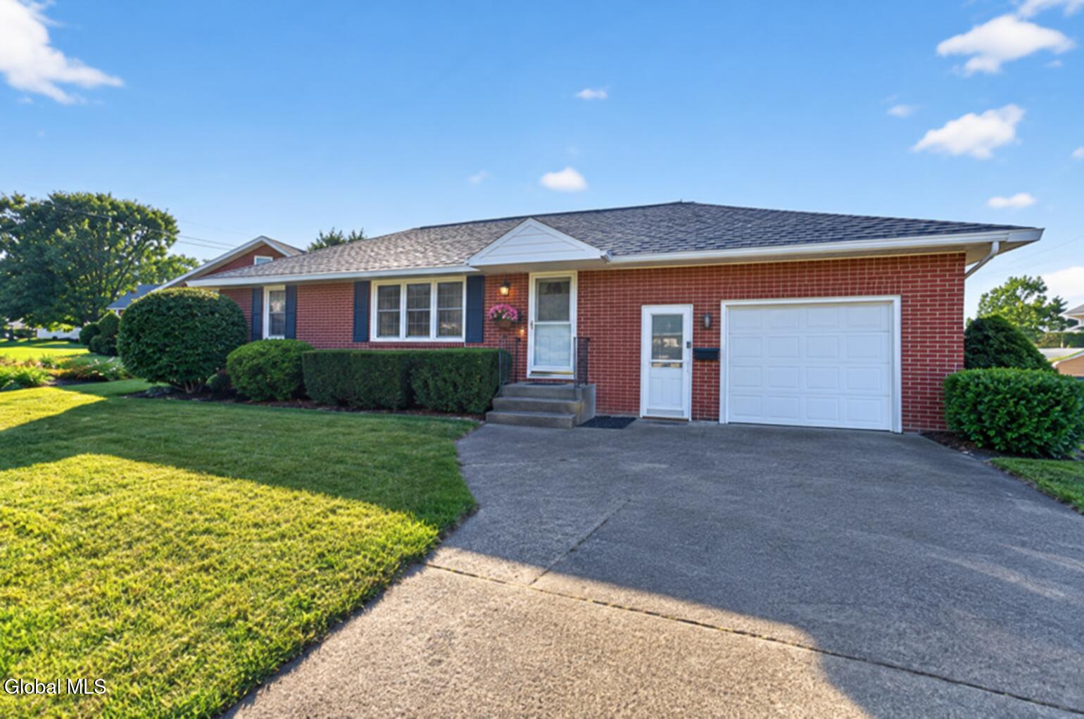 4 Iris Lane