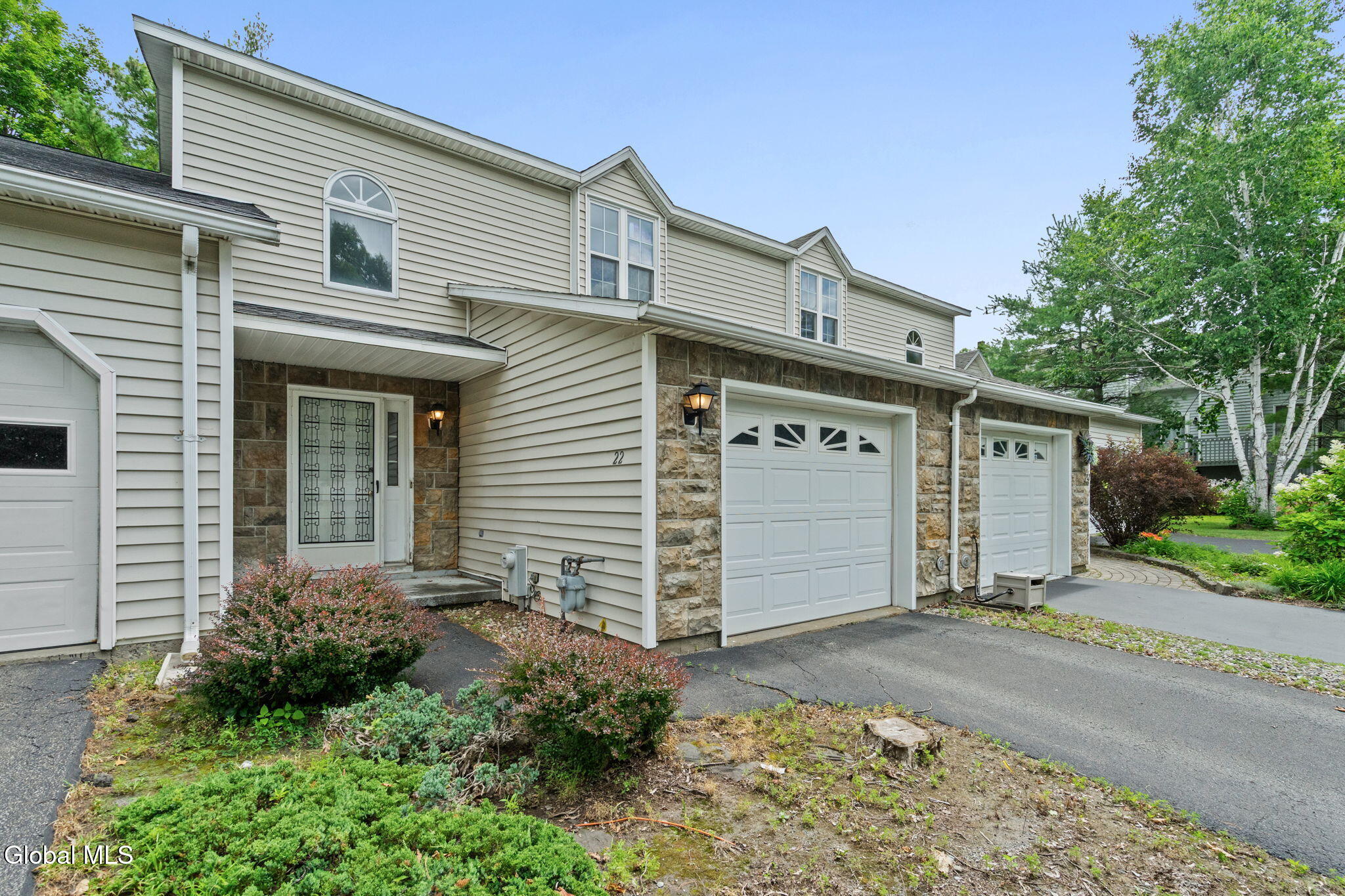22 Woodside Drive
