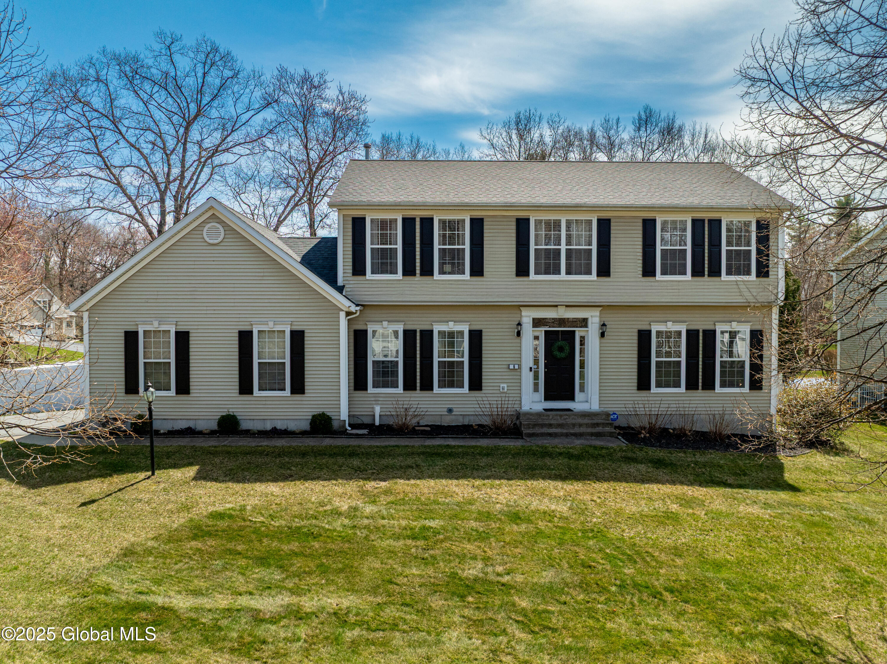 6 Toms Way, Clifton Park, New York image 1