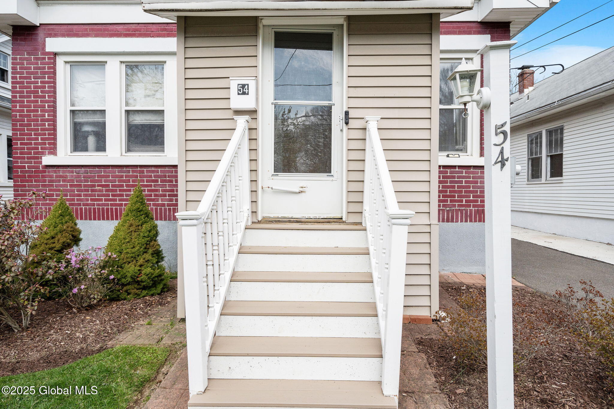 54 Holmes Court, Albany, New York image 8