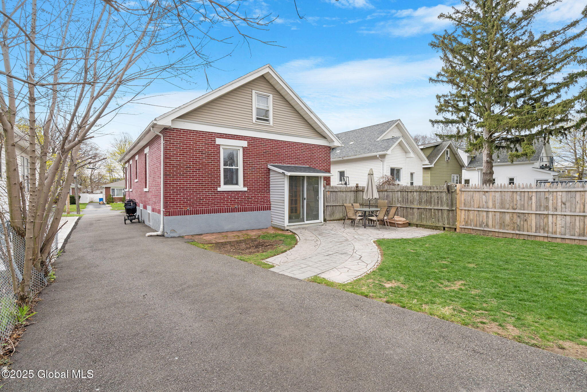 54 Holmes Court, Albany, New York image 37