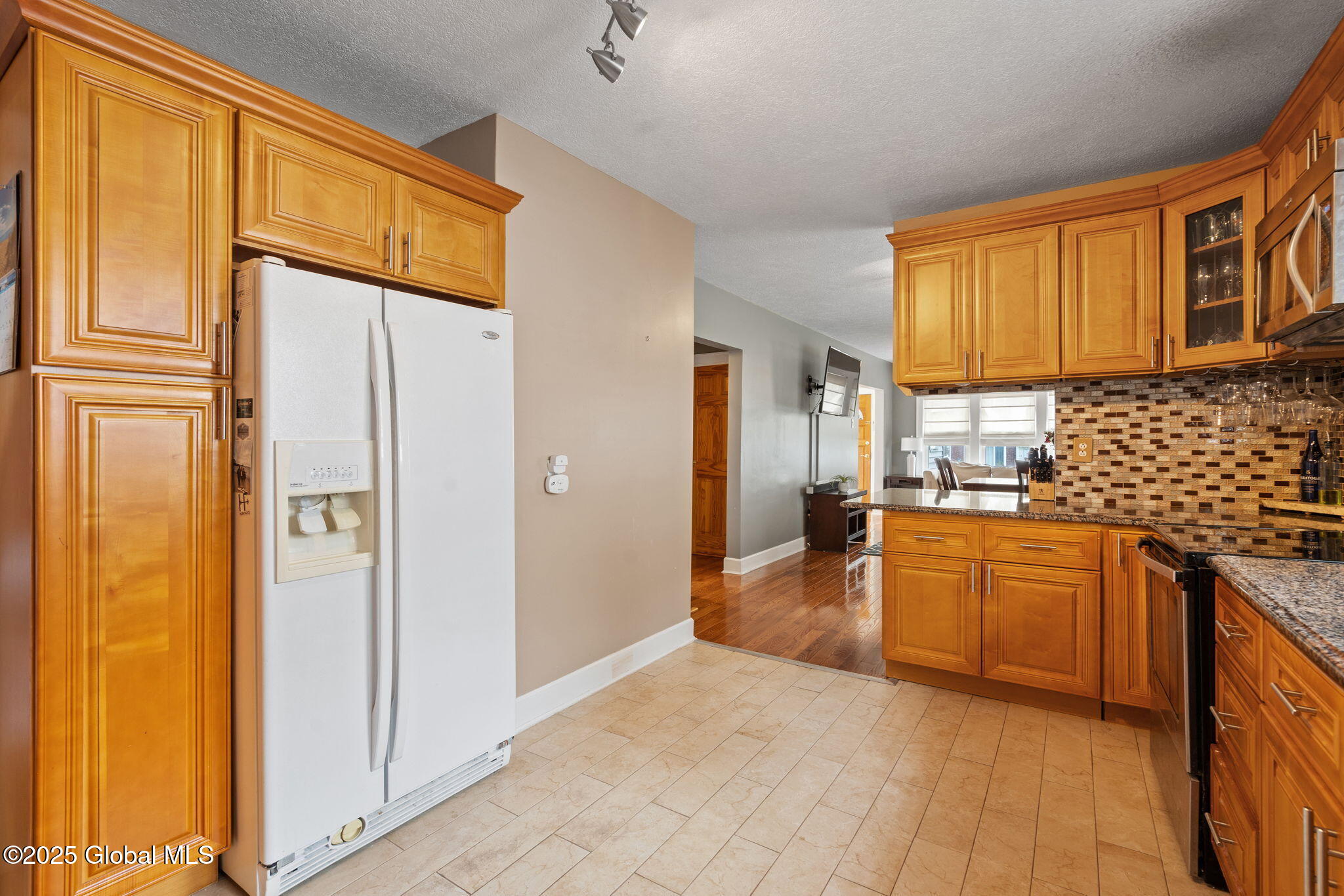 54 Holmes Court, Albany, New York image 18