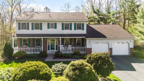 Photo of 4 Ridge Lane, Ballston Lake, NY 12019 (MLS # 202616133)