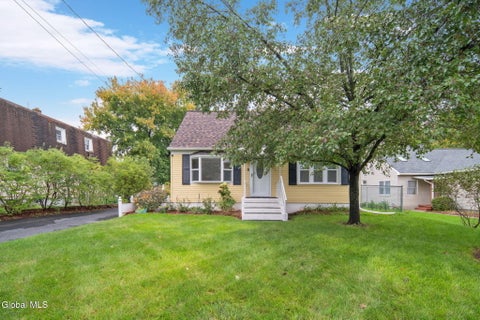 Photo of 125 Fort Hunter Road, Schenectady, NY 12303 (MLS # 202627370)