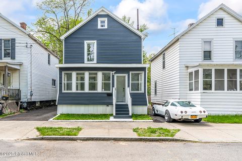 Photo of 1684 Lake Boulevard, Schenectady, NY 12304 (MLS # 202517419)