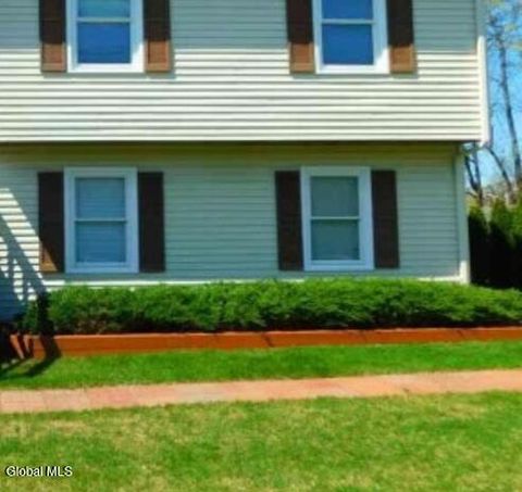 Photo of 14 Vanderbilt Avenue #2, Saratoga Springs, NY 12866 (MLS # 202610886)