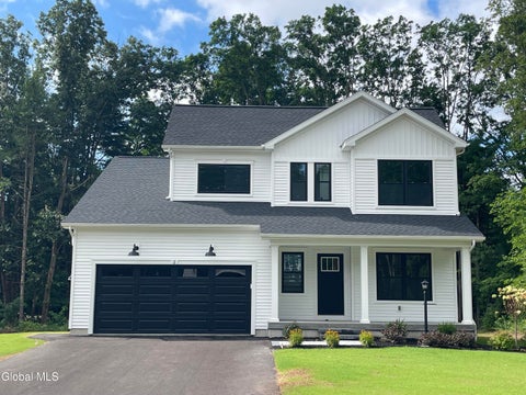 Homes For Sale - 2 Hunter Court<br/> Saratoga County, Ballston Spa, NY 12020