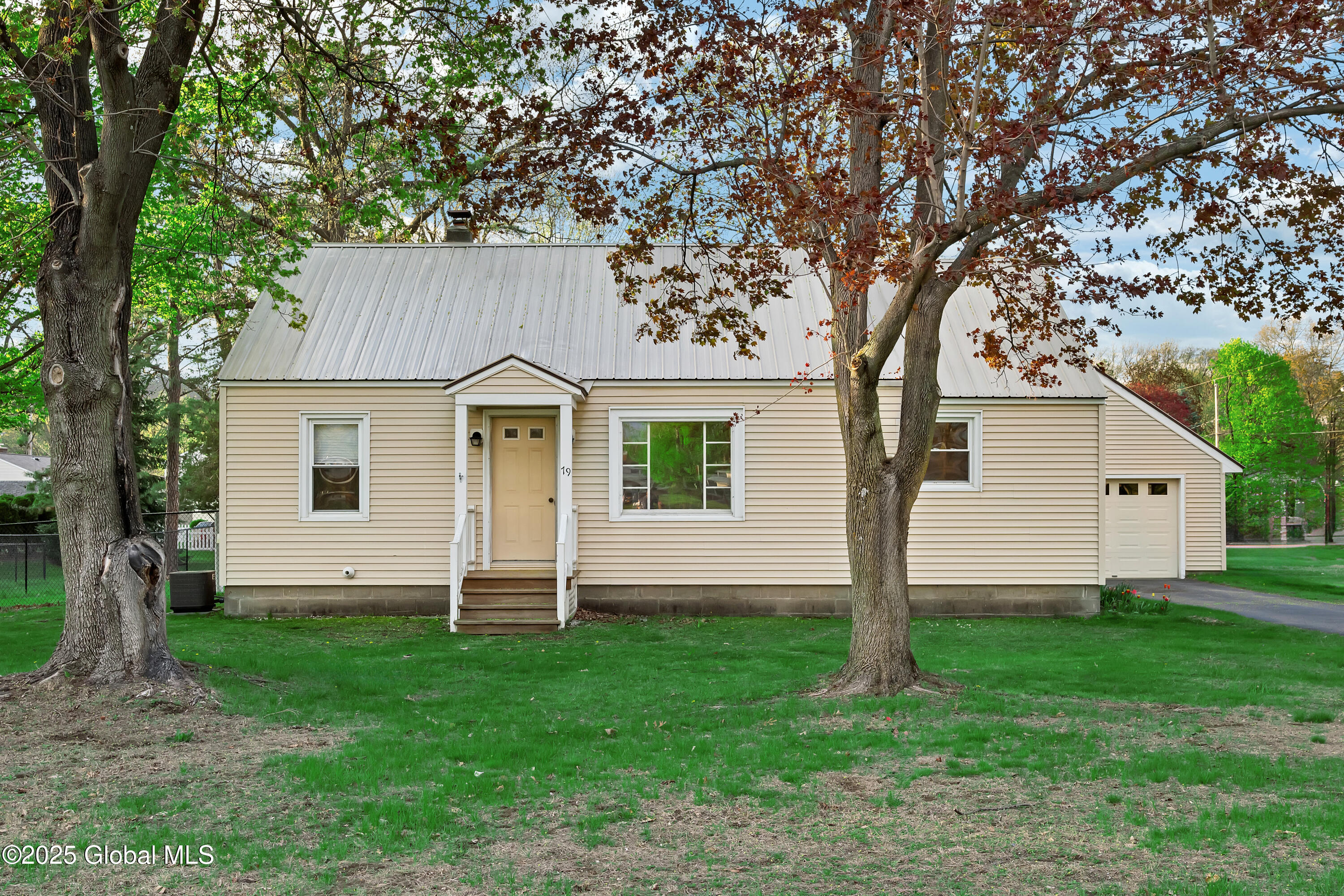 79 Martindale Avenue, Hudson Falls, New York image 1