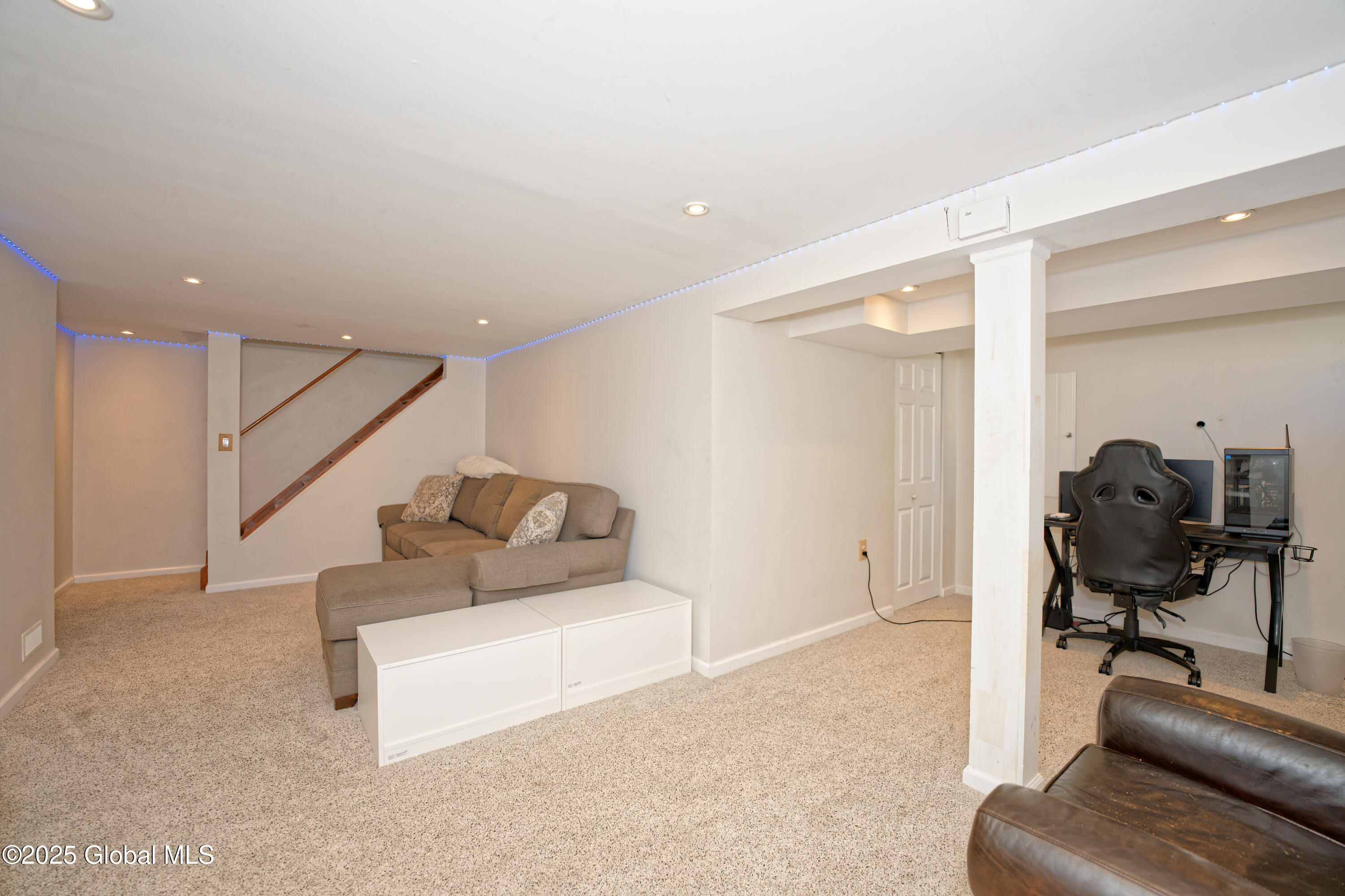 2 Queensbury Court, Clifton Park, New York image 23