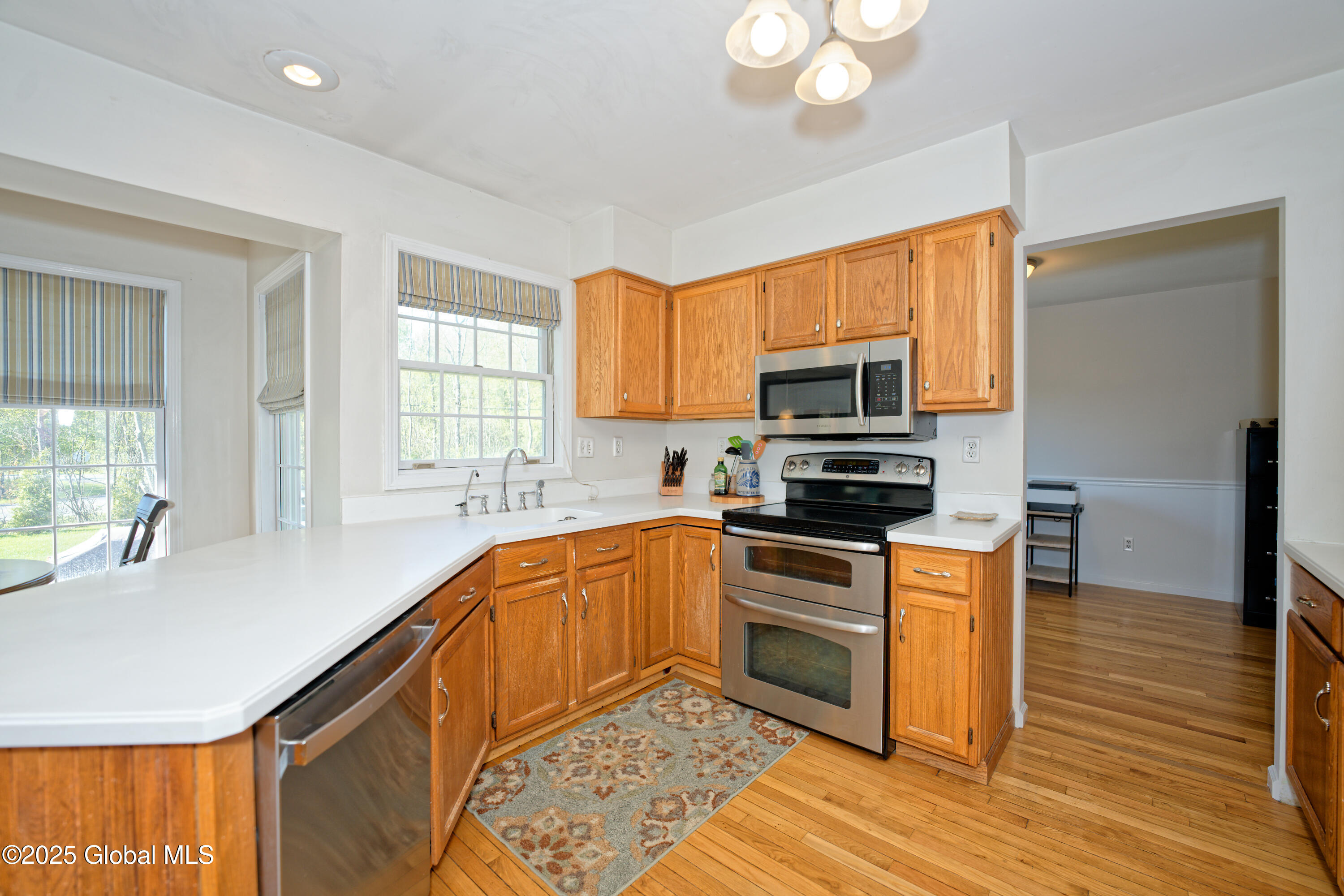 2 Queensbury Court, Clifton Park, New York image 13
