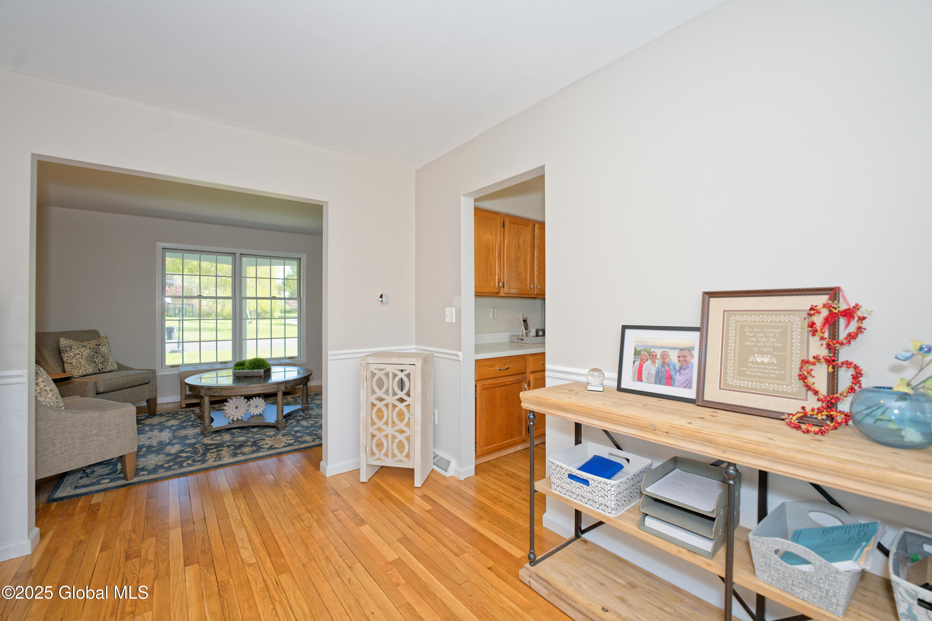 2 Queensbury Court, Clifton Park, New York image 11