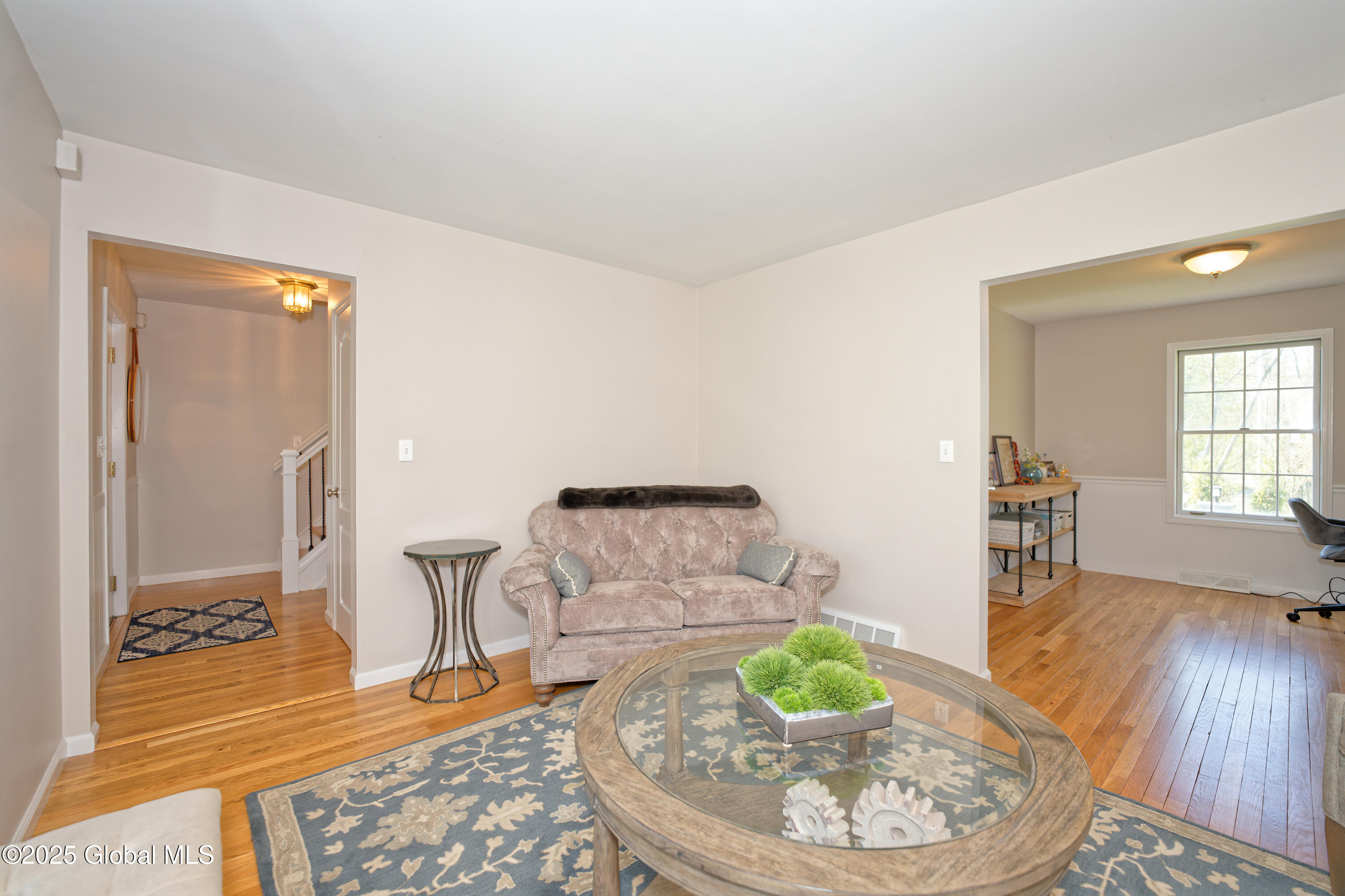 2 Queensbury Court, Clifton Park, New York image 8