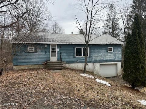 Homes For Sale - 1816 Route 32n<br/> Gansevoort, NY 12831