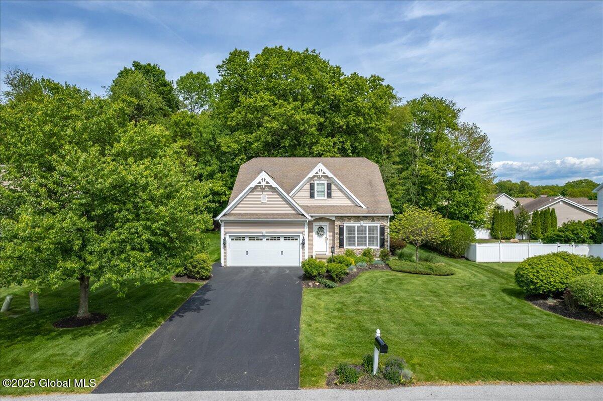 7 Brighton Drive, Clifton Park, New York image 1