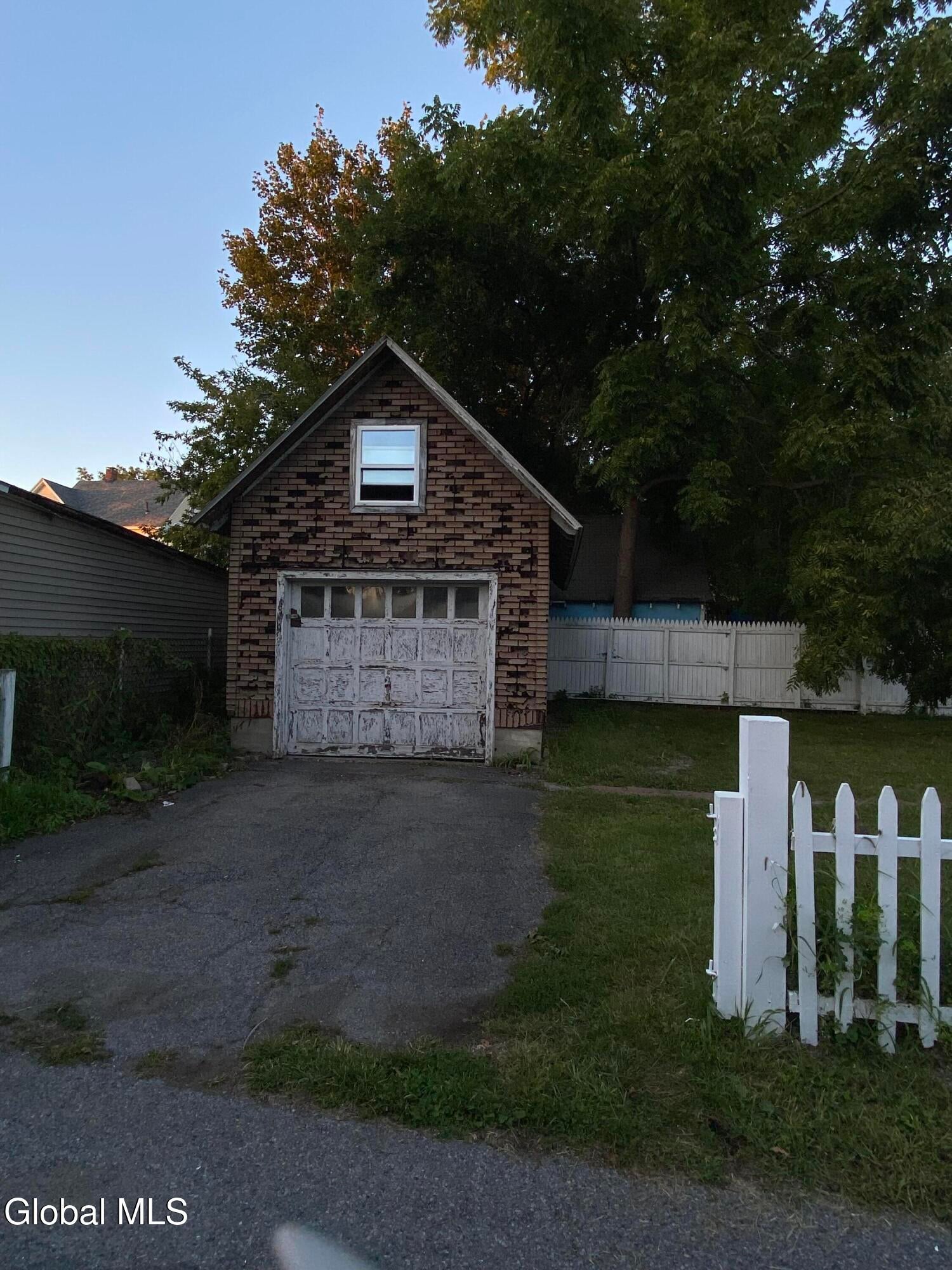 81 James Street