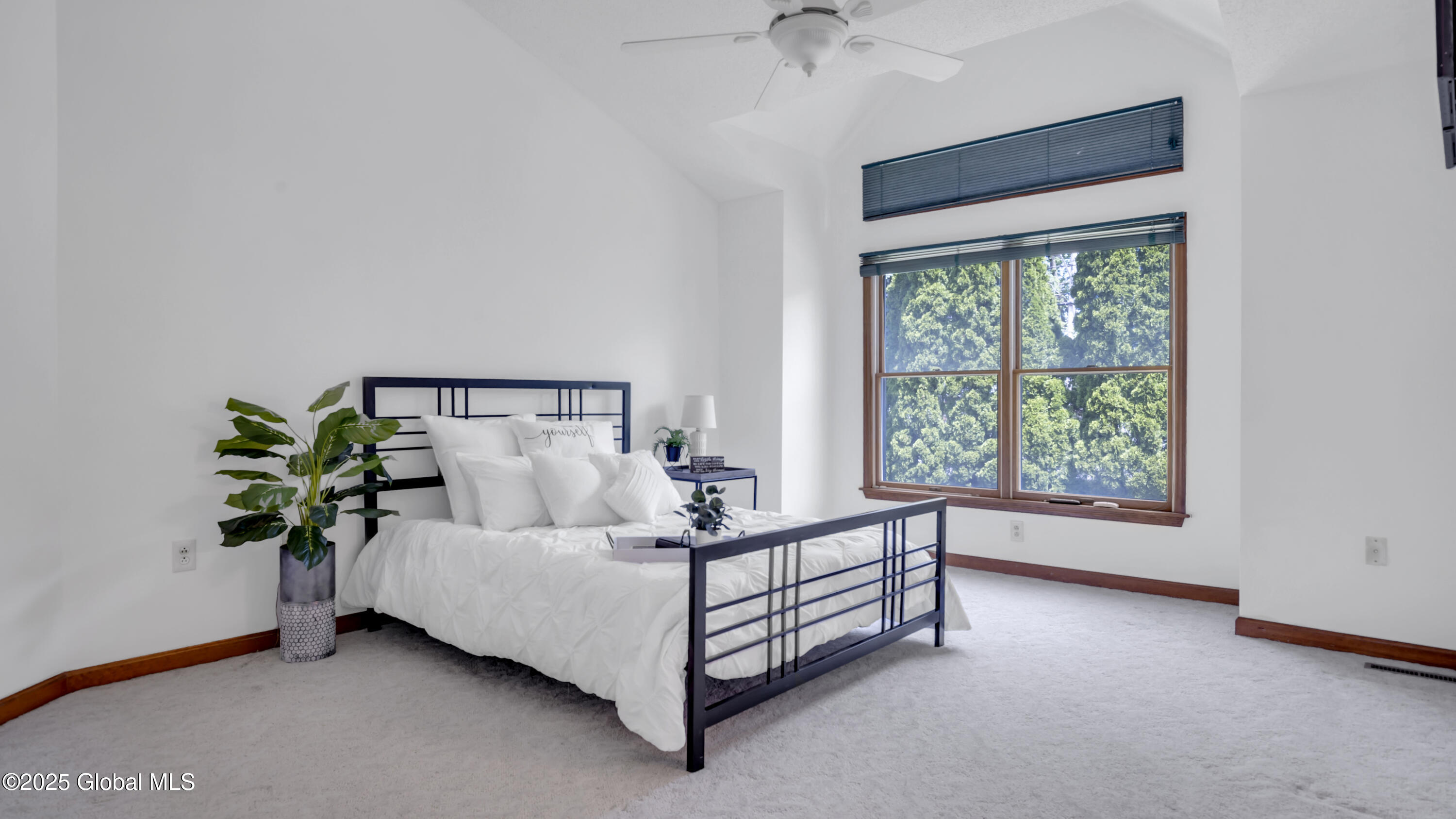 17 Kensington Place, Albany, New York image 32