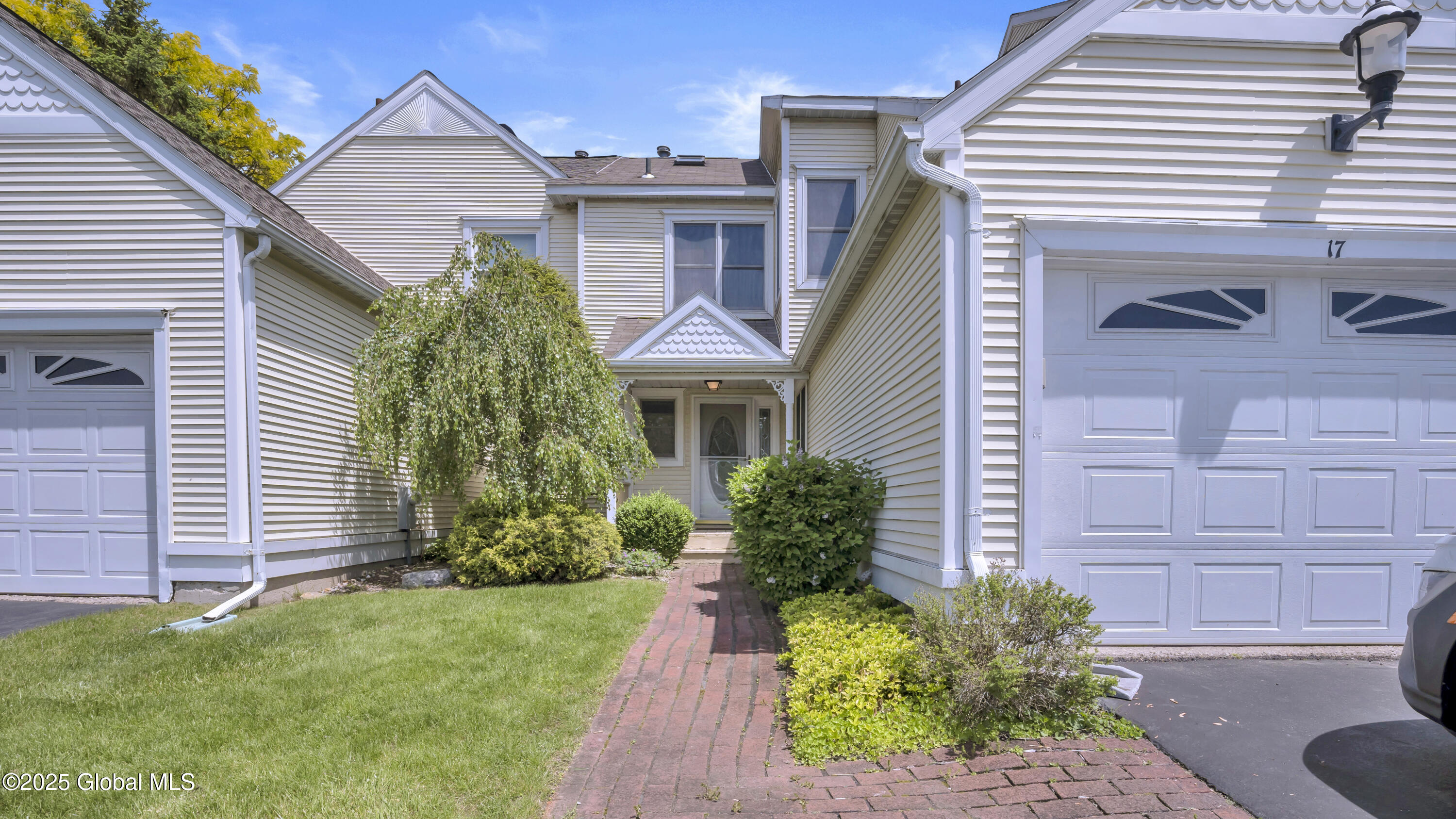 17 Kensington Place, Albany, New York image 1