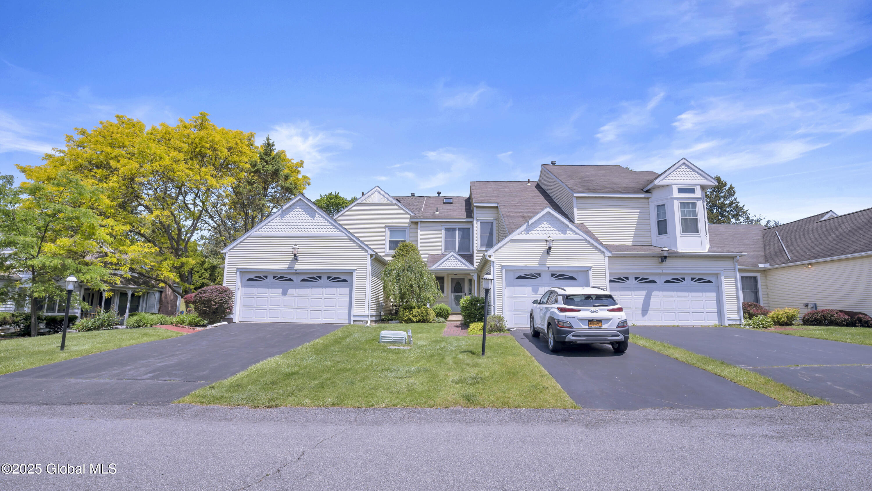 17 Kensington Place, Albany, New York image 3