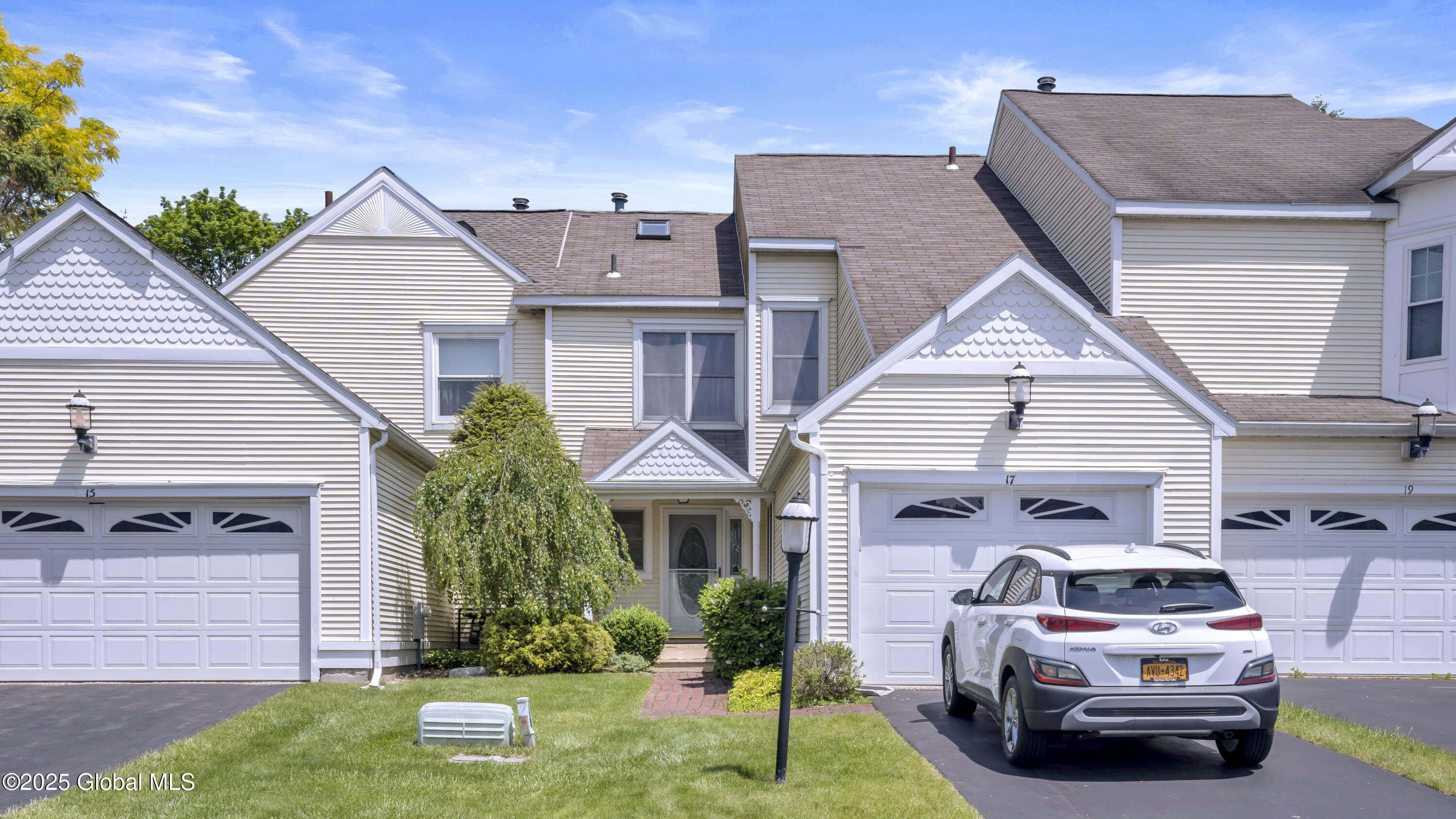 17 Kensington Place, Albany, New York image 4