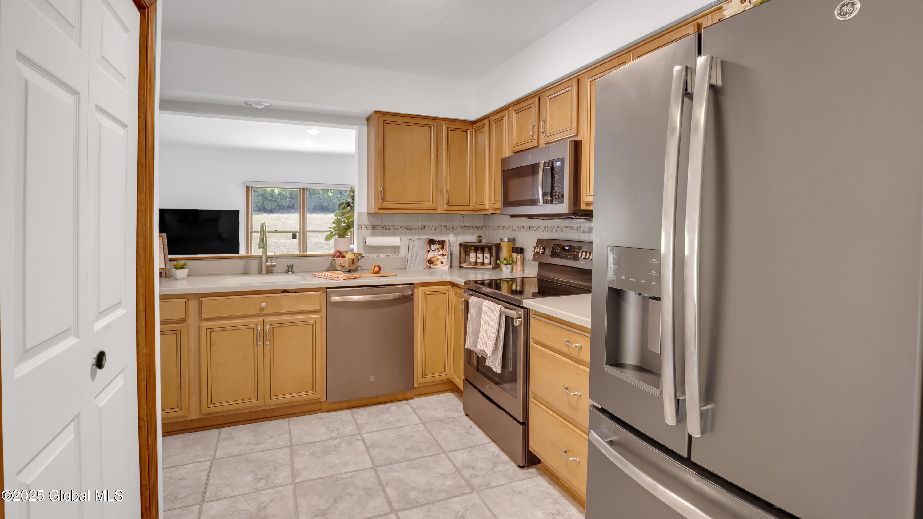 17 Kensington Place, Albany, New York image 17