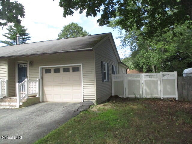 9 Robin Drive
