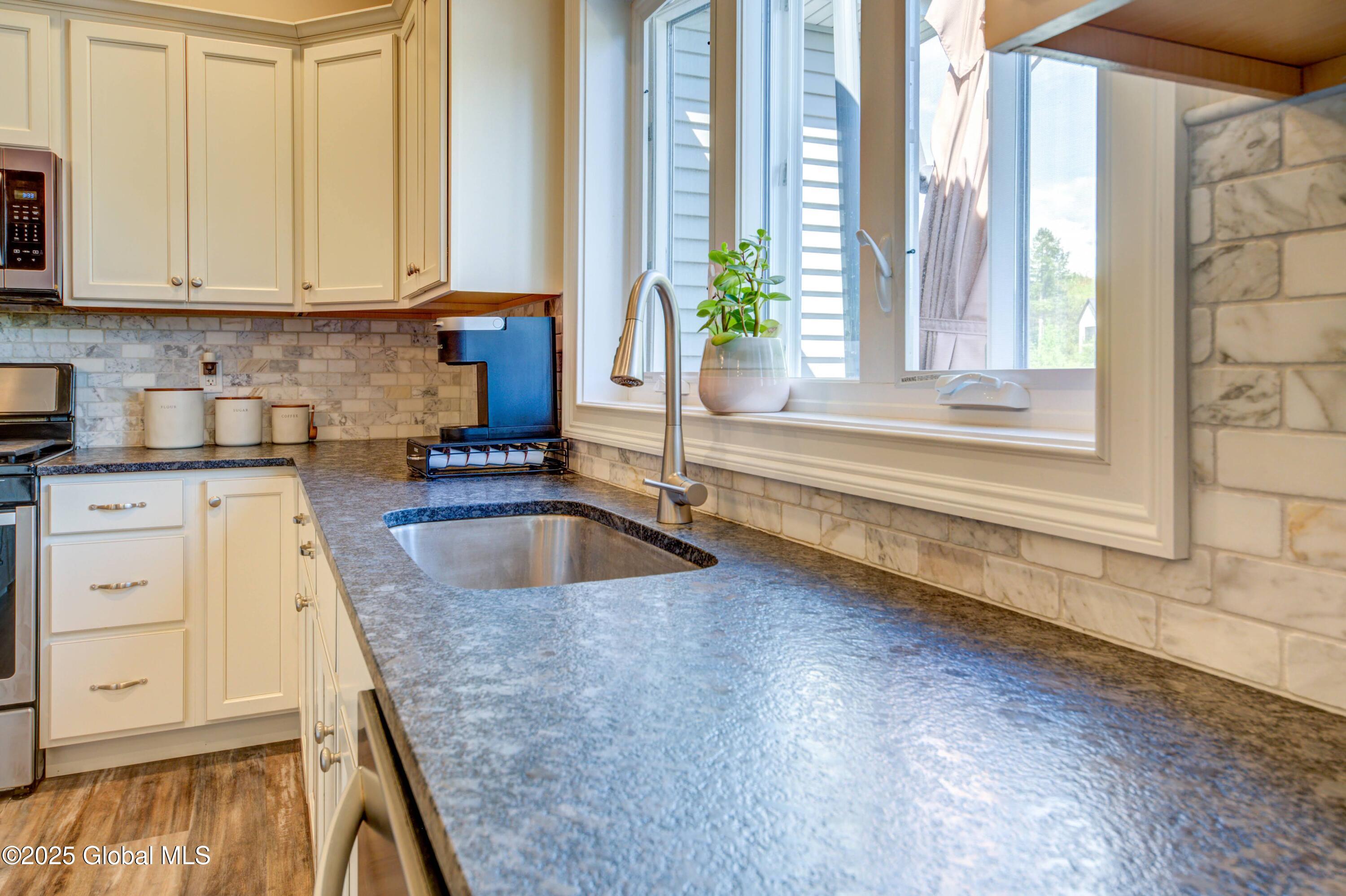 6760 Fuller Station Road, Schenectady, New York image 33
