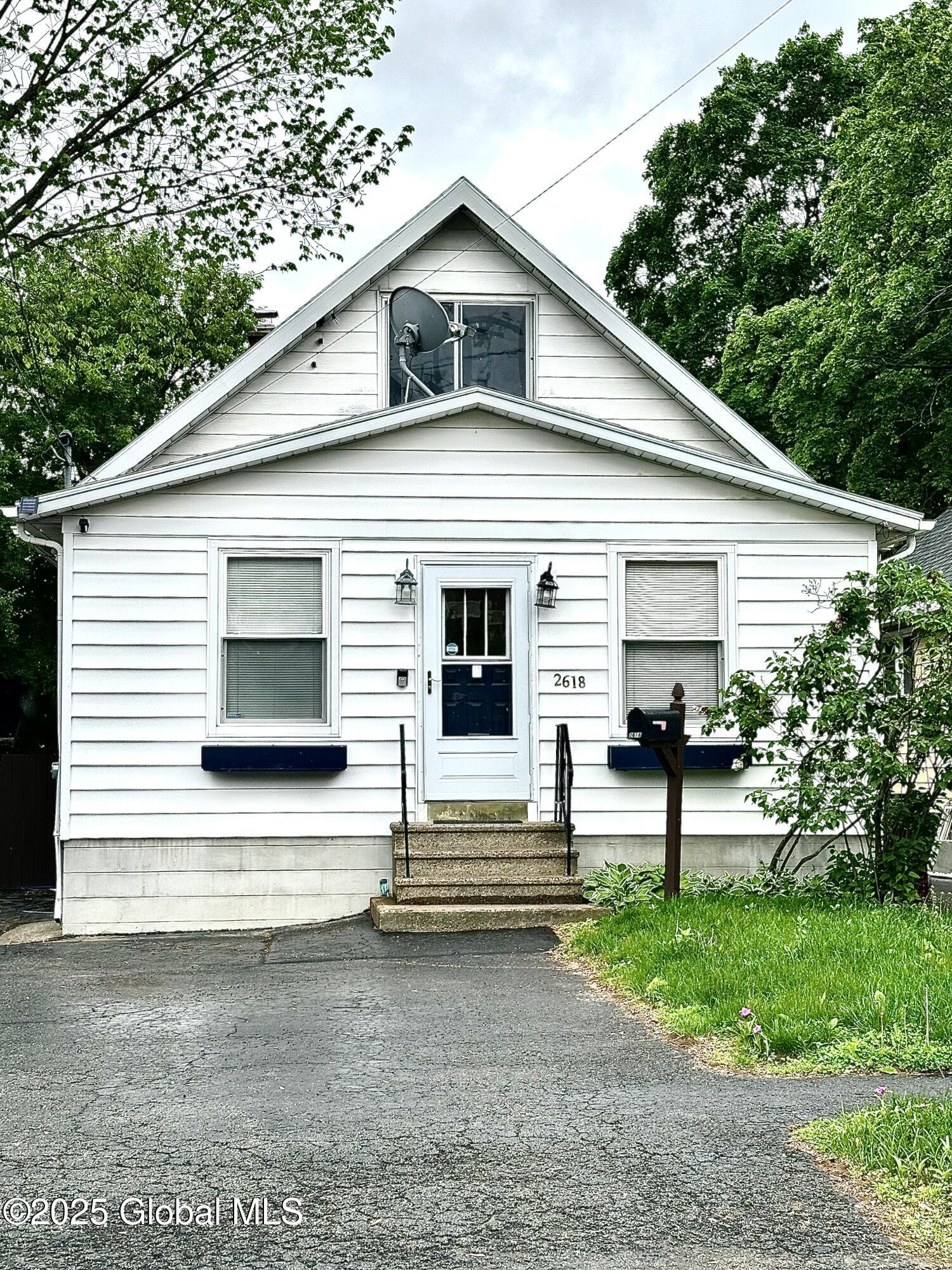 2618 Stanton Street, Schenectady, New York image 2