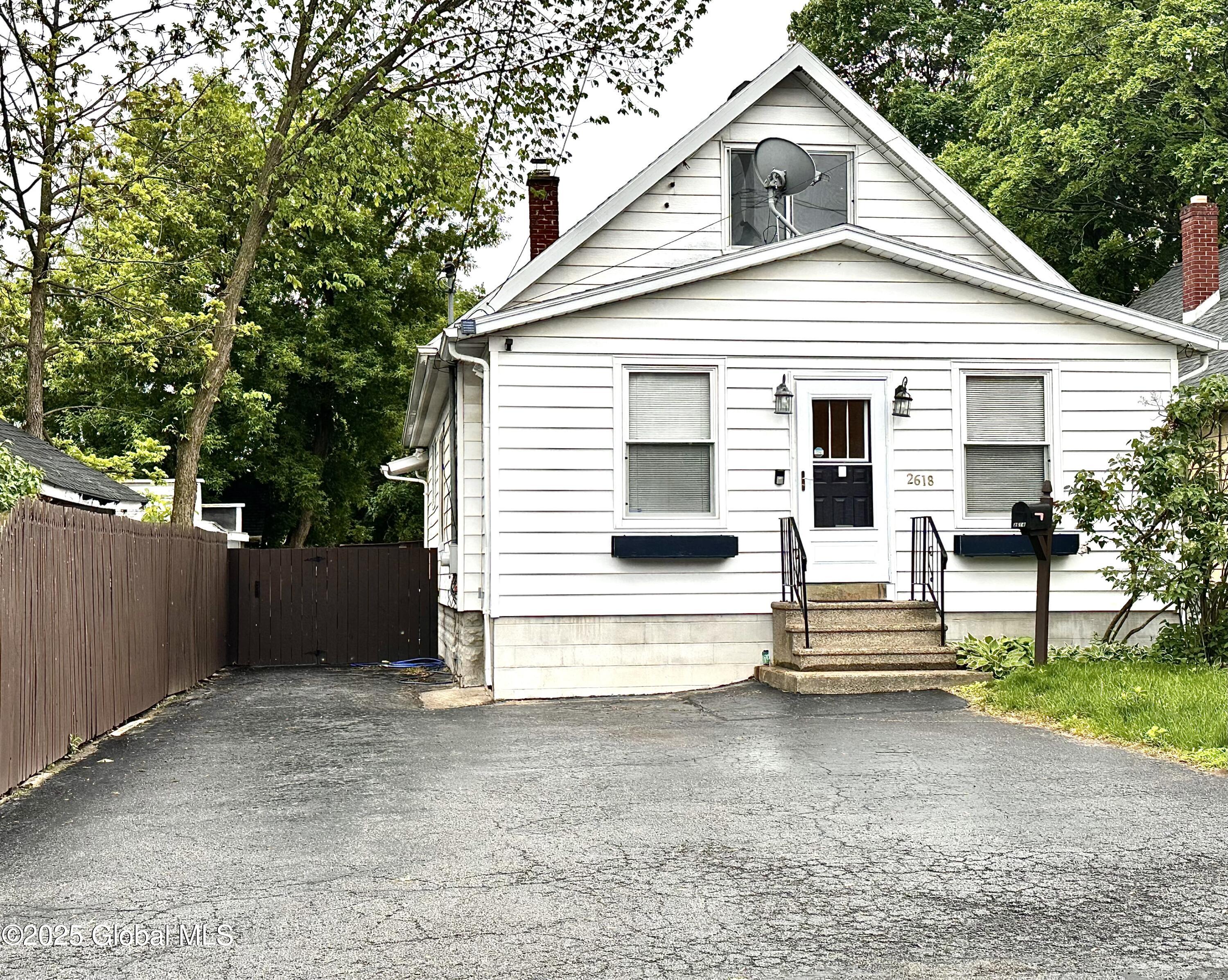 2618 Stanton Street, Schenectady, New York image 1